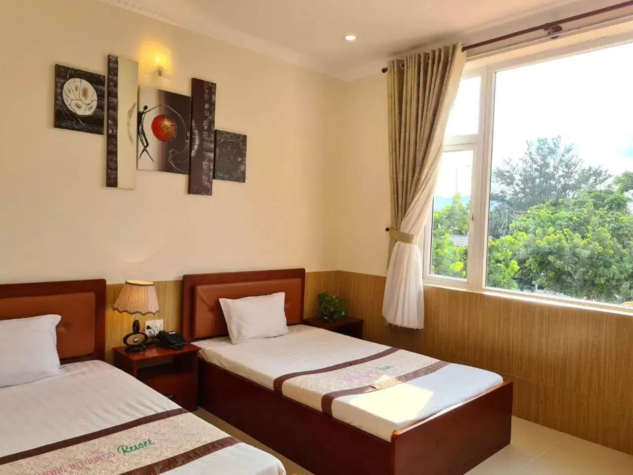 Superior Hotel Room with Terrace - Parking views in Hai Duong Intourco Resort
