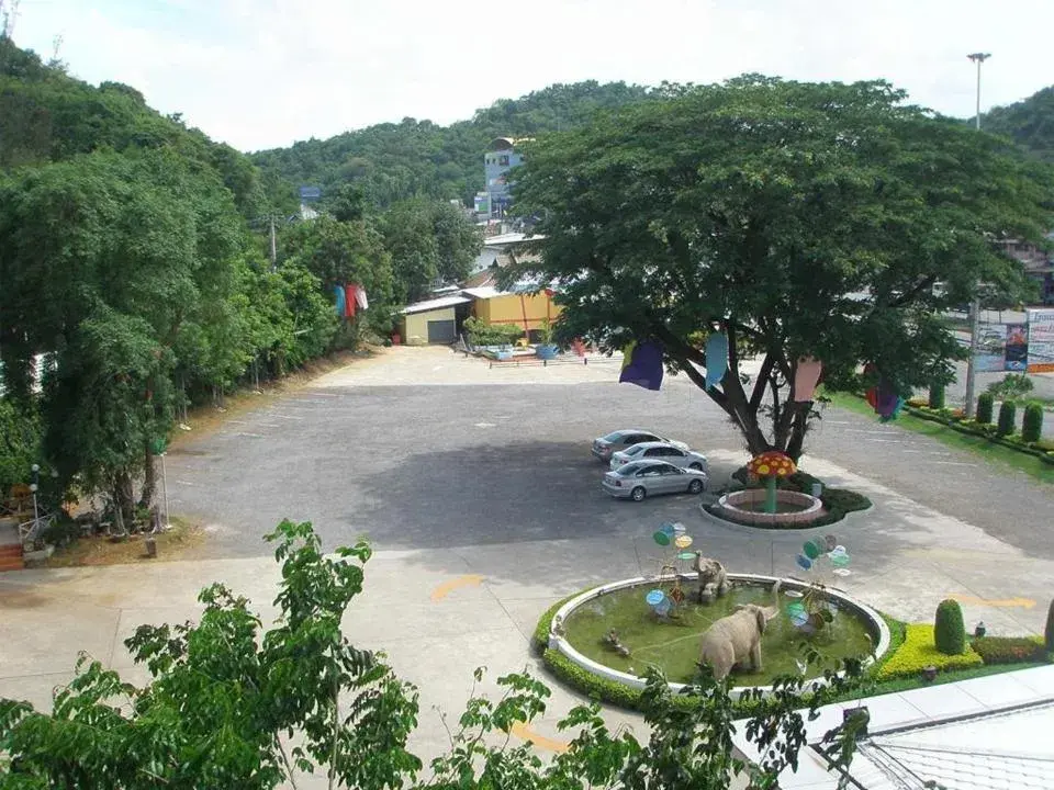 Parking in Grand Hill Resort and Spa