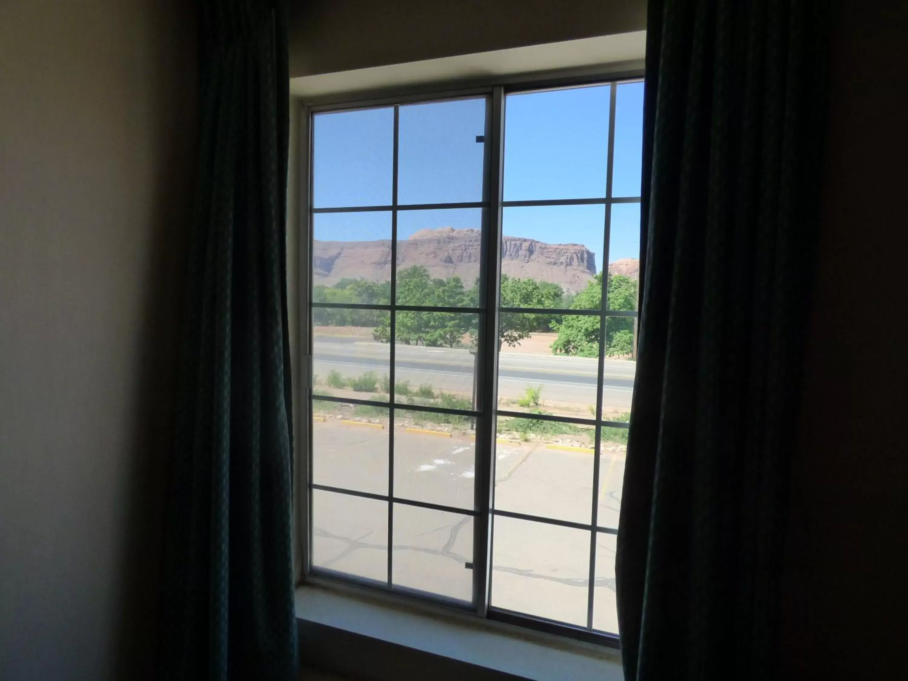 Mountain view in Moab Gateway Inn at Arches Nat'l Park