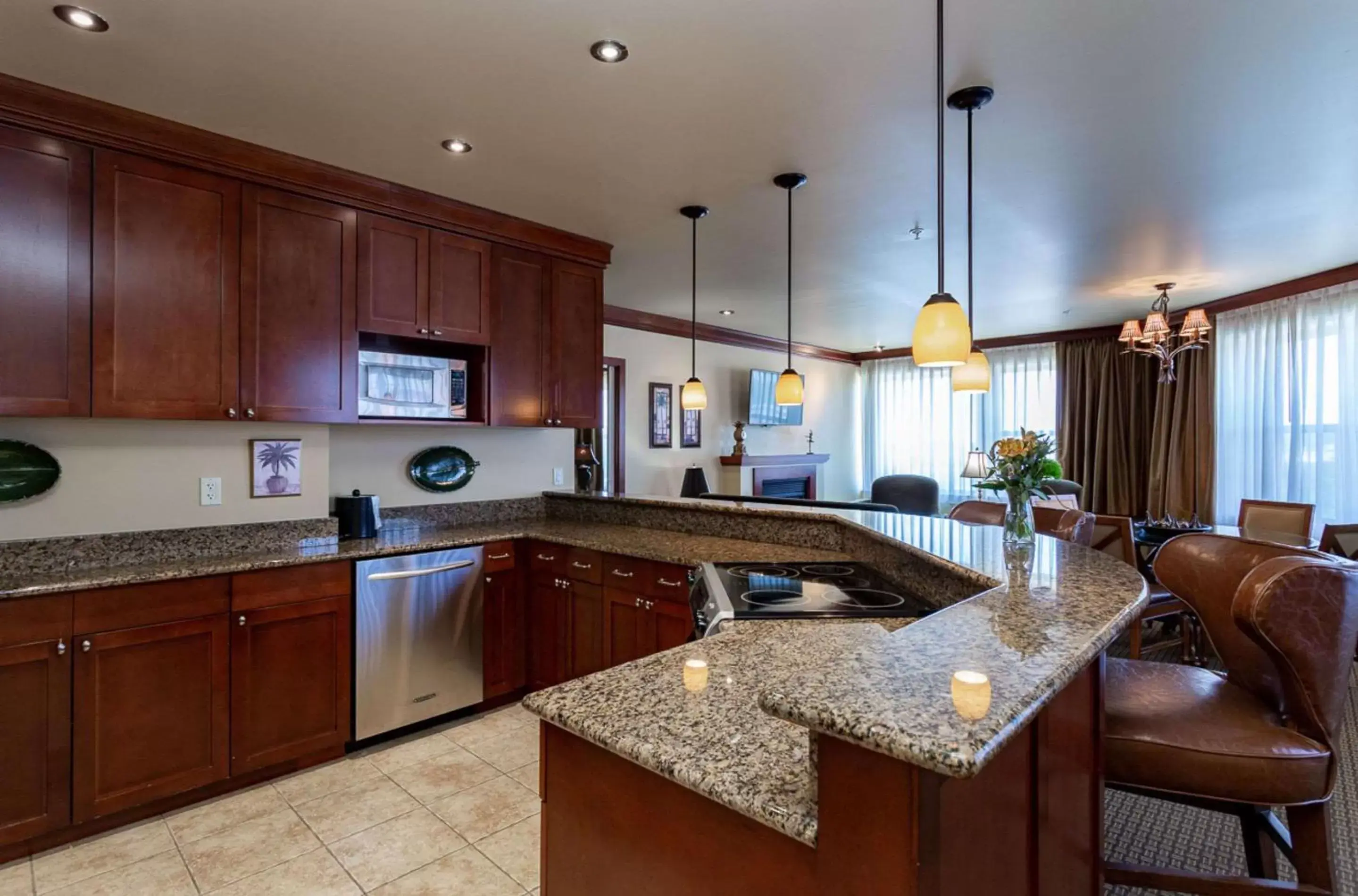 Kitchen or kitchenette, Kitchen/Kitchenette in Jefferson Street Inn, a Member of Radisson Individuals