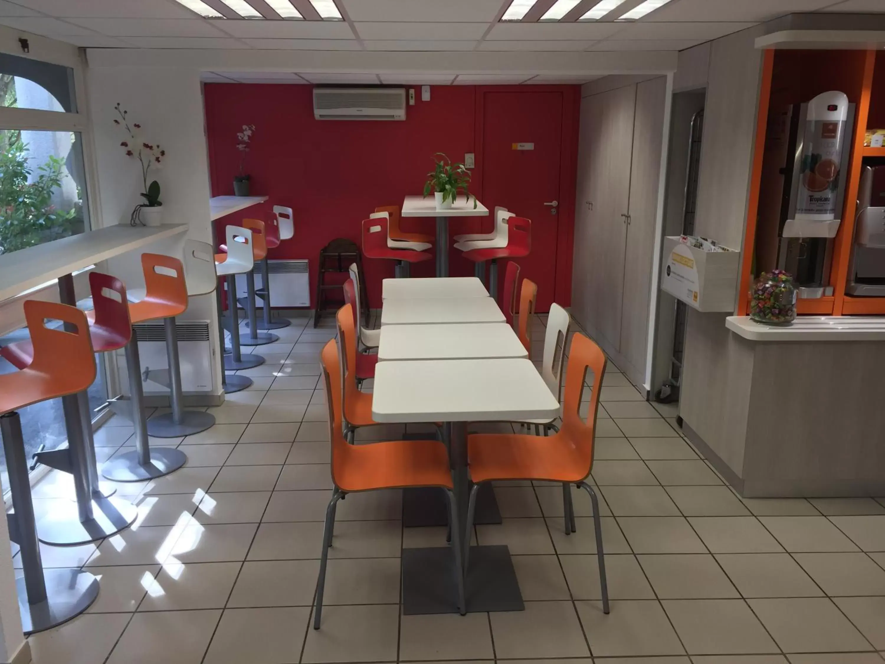 Banquet/Function facilities, Restaurant/Places to Eat in Premiere Classe Montpellier Ouest - St Jean De Vedas