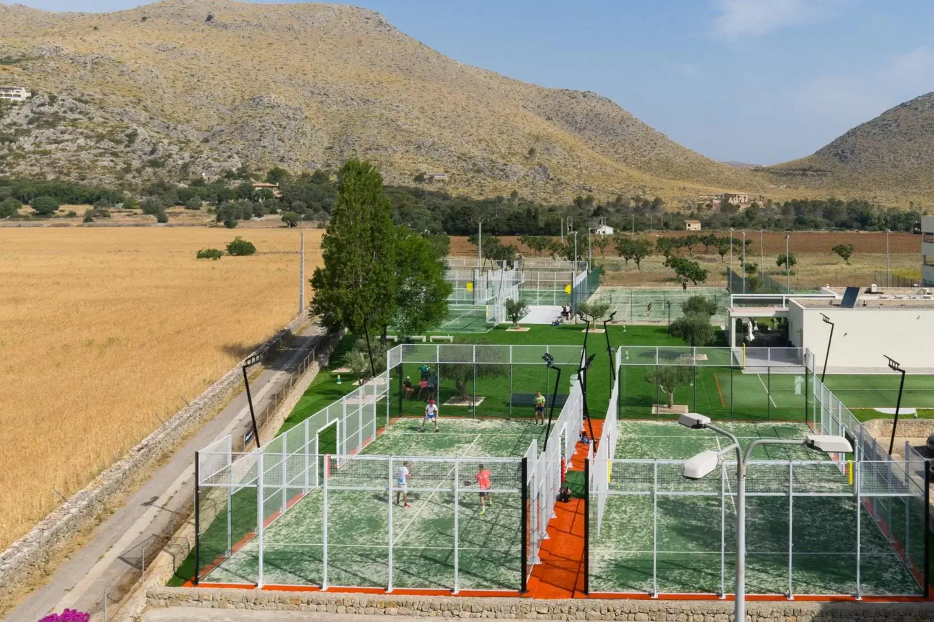 Tennis court in Duvabitat Apartments