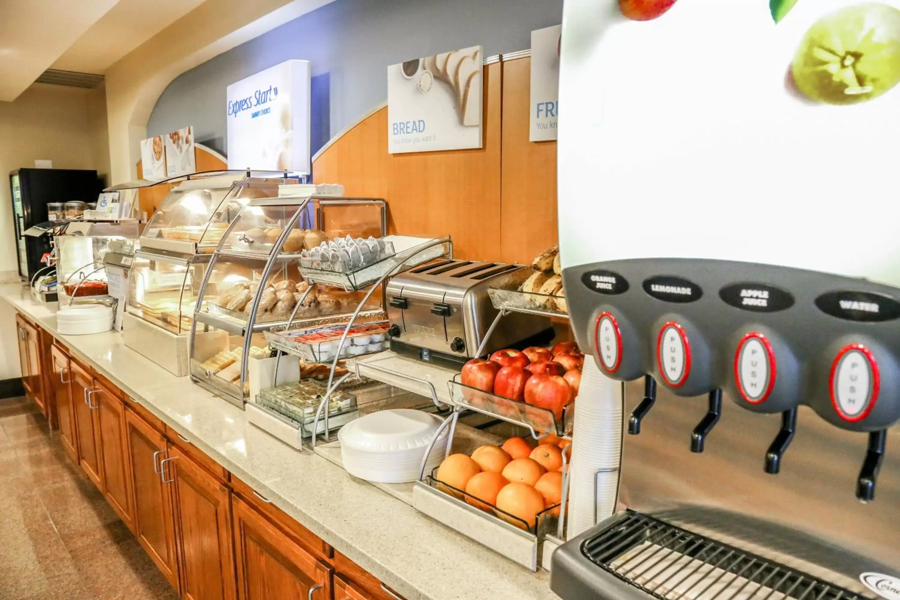 Breakfast, Food in Holiday Inn Express Hotel and Suites Weatherford, an IHG Hotel