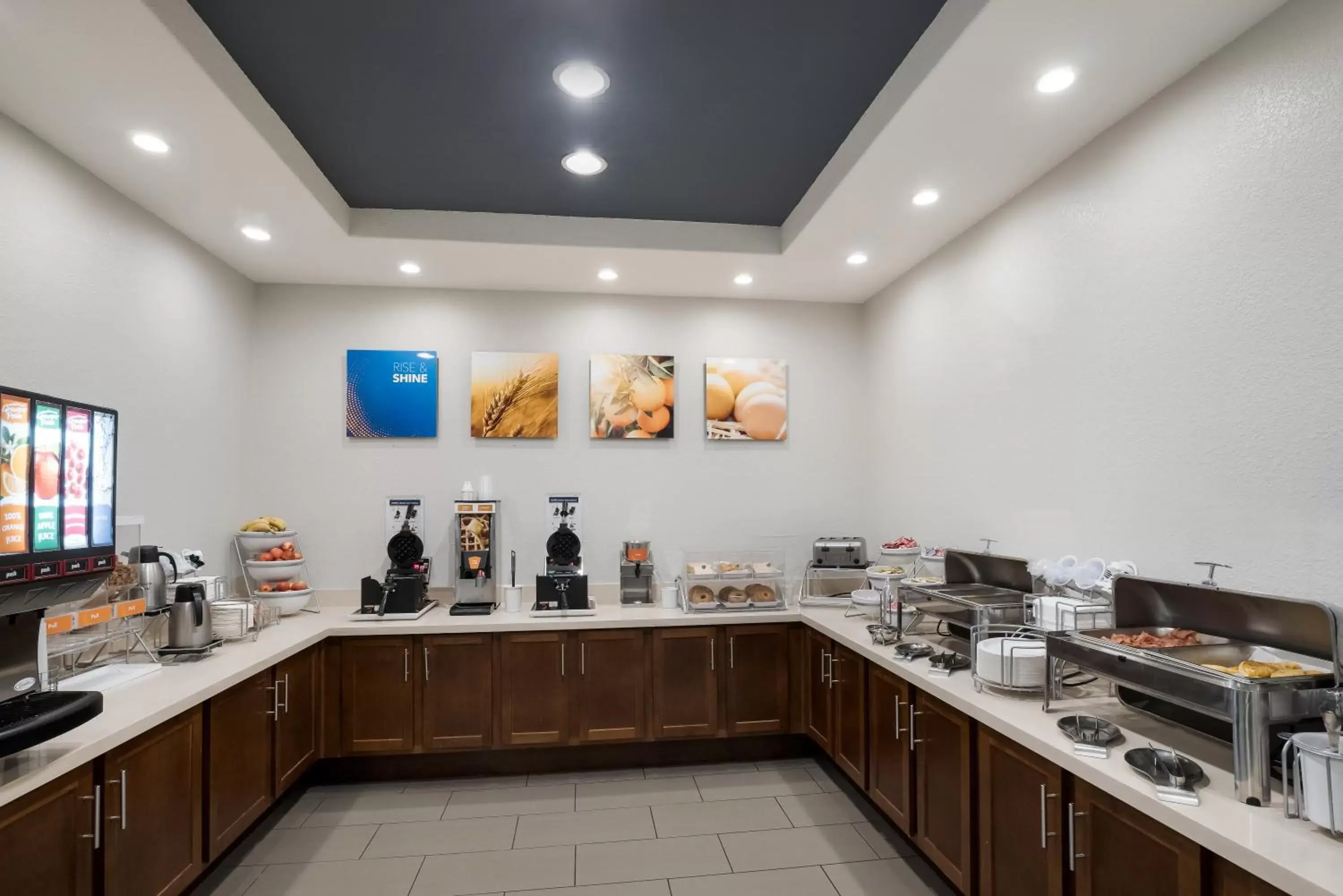 Food and drinks, Restaurant/Places to Eat in Comfort Inn & Suites Victoria North