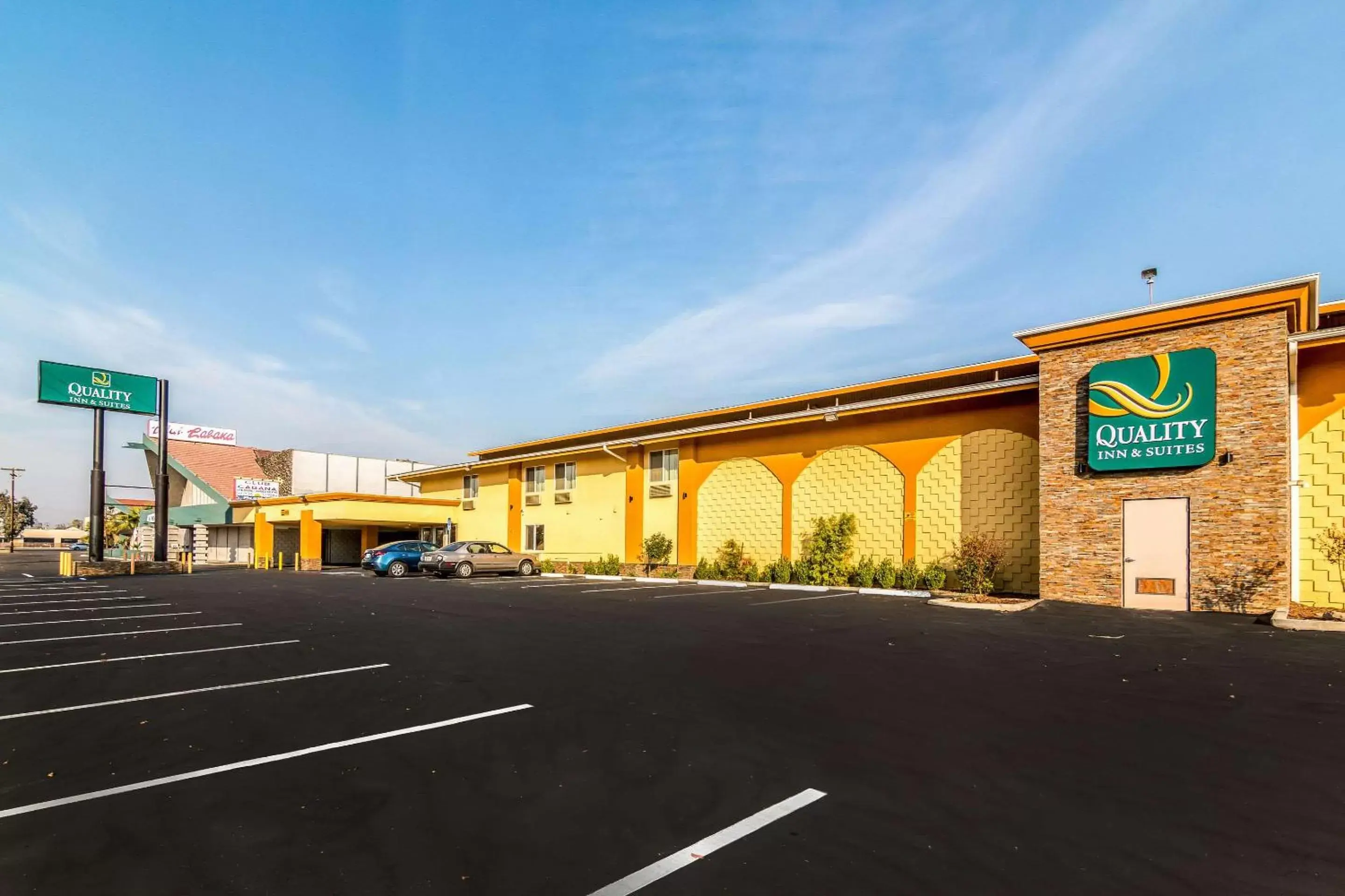 Property building in Quality Inn & Suites near Downtown Bakersfield