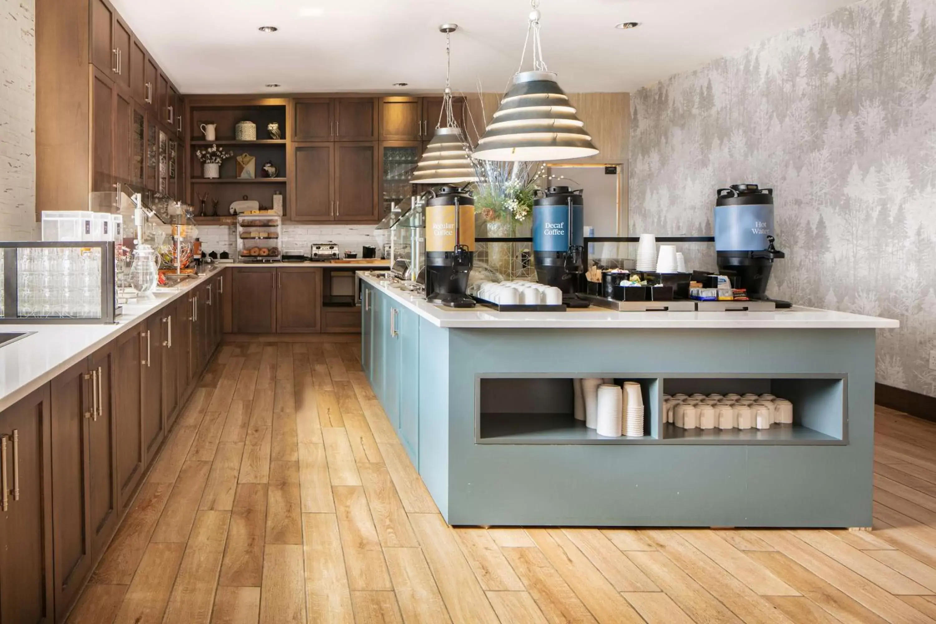 Breakfast, Kitchen/Kitchenette in Homewood Suites By Hilton Dillon