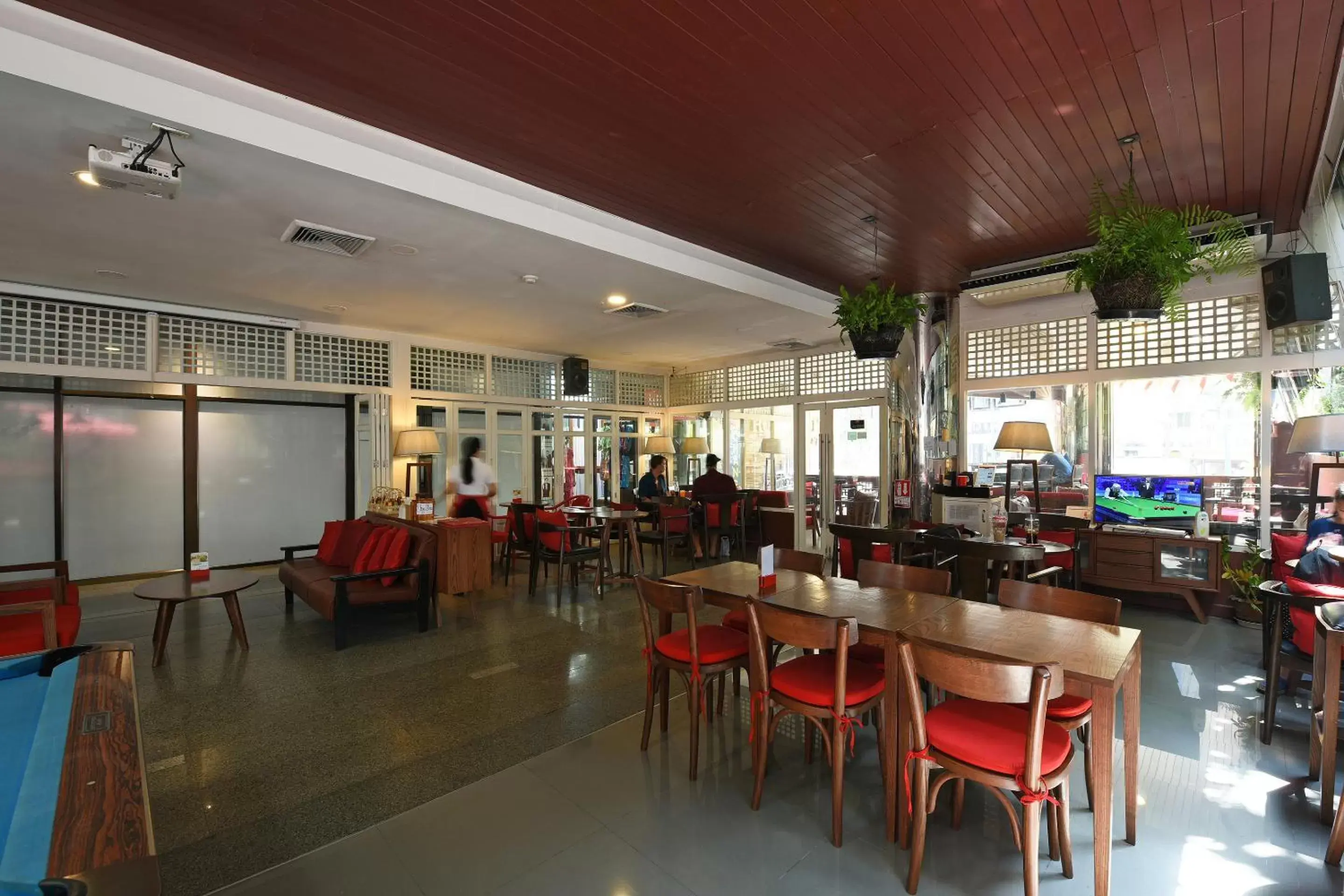 Restaurant/Places to Eat in Ruamchitt Plaza Hotel