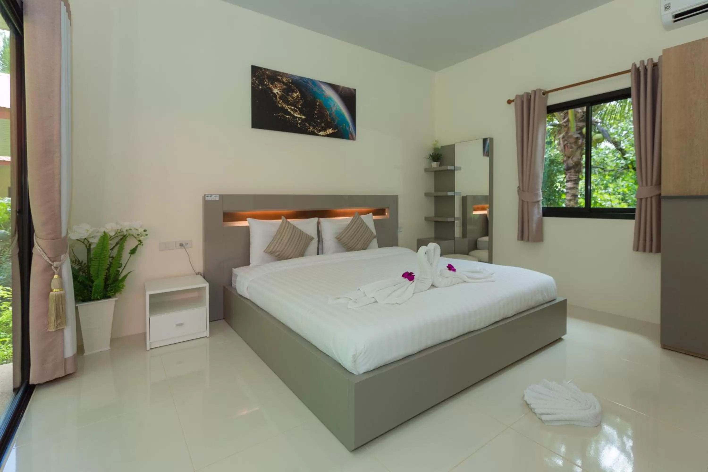 Photo of the whole room, Bed in Garden Villa Khaolak