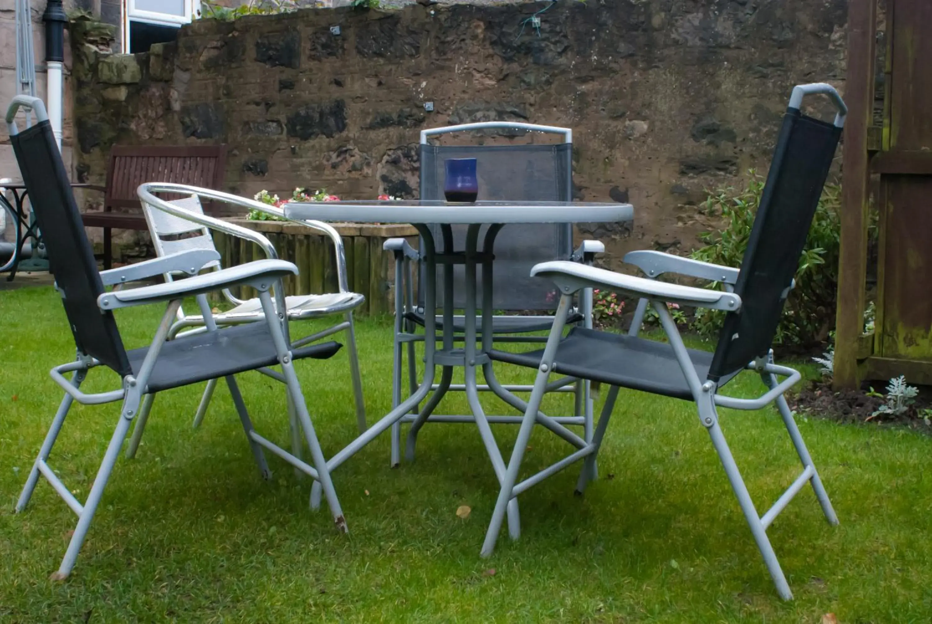 Garden in Edinburgh House Hotel - B&B