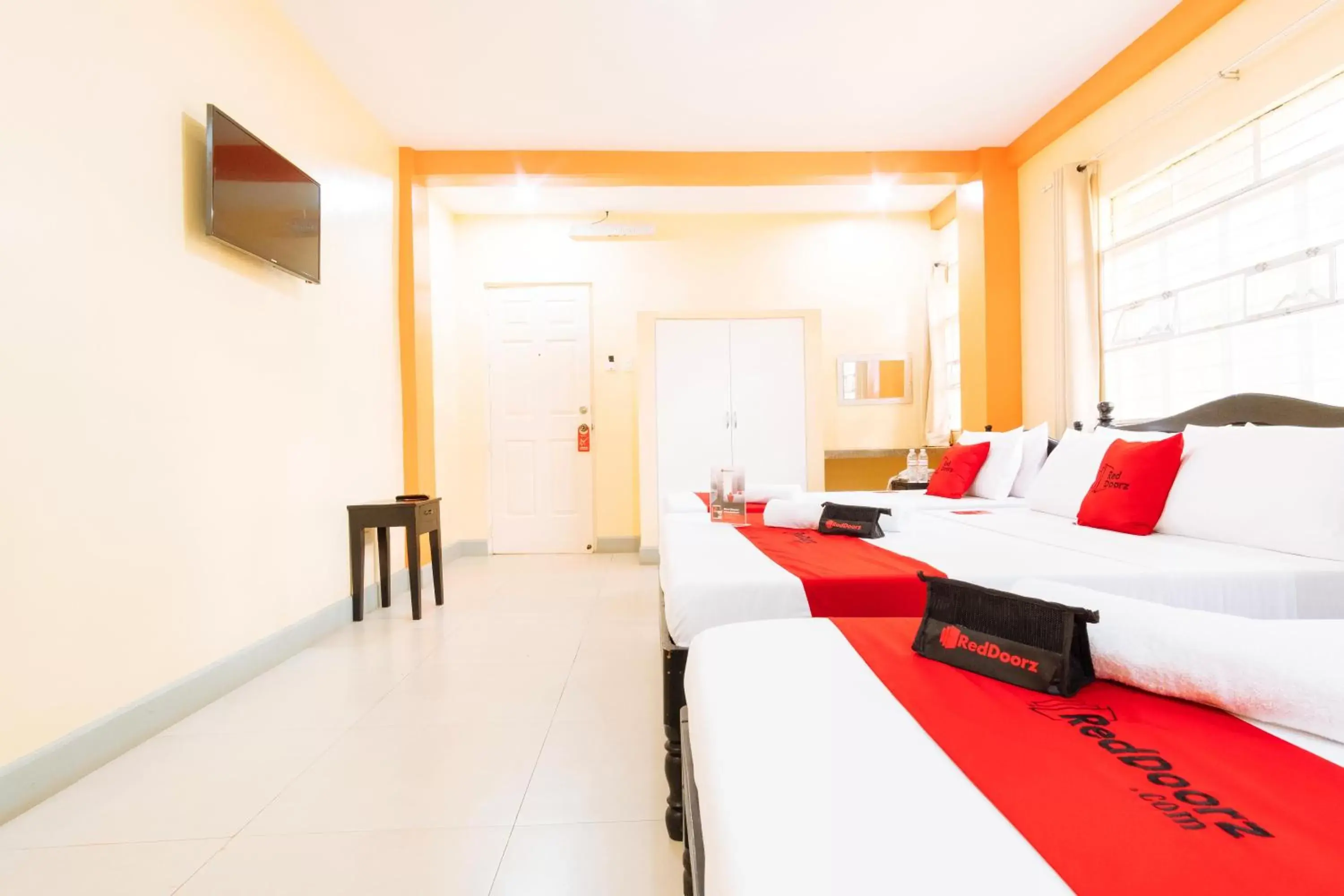 Bedroom in RedDoorz Premium @ Gabinete Road Palawan