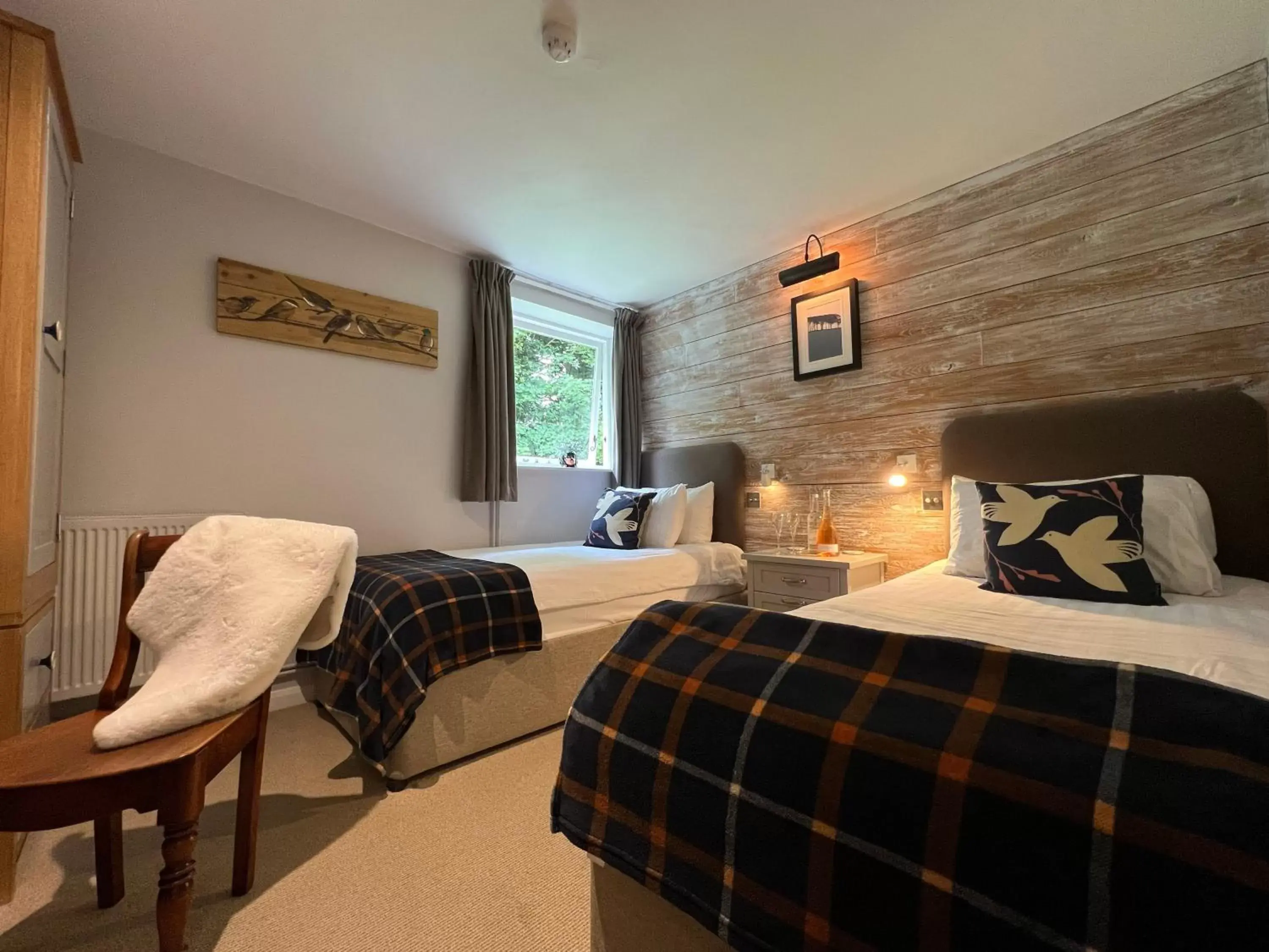Twin Room with Private Bathroom in New Flying Horse Inn