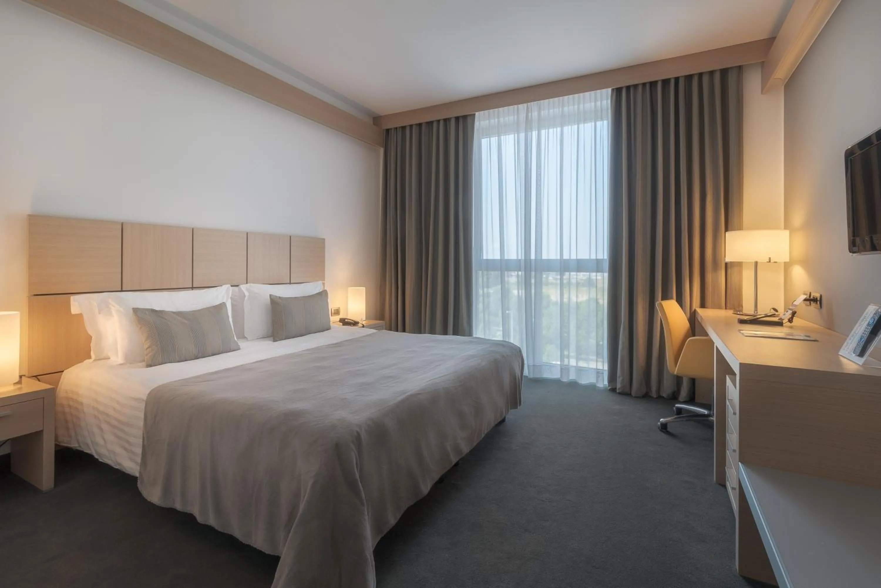 Bed in Domina Milano Fiera