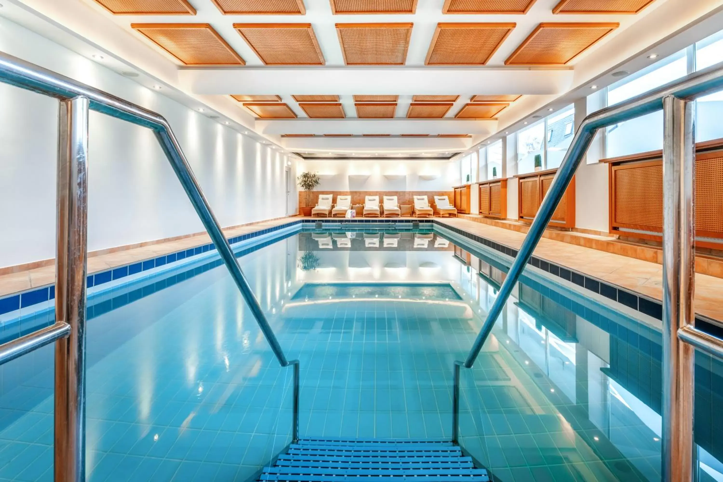 Swimming Pool in Hotel Yachtclub