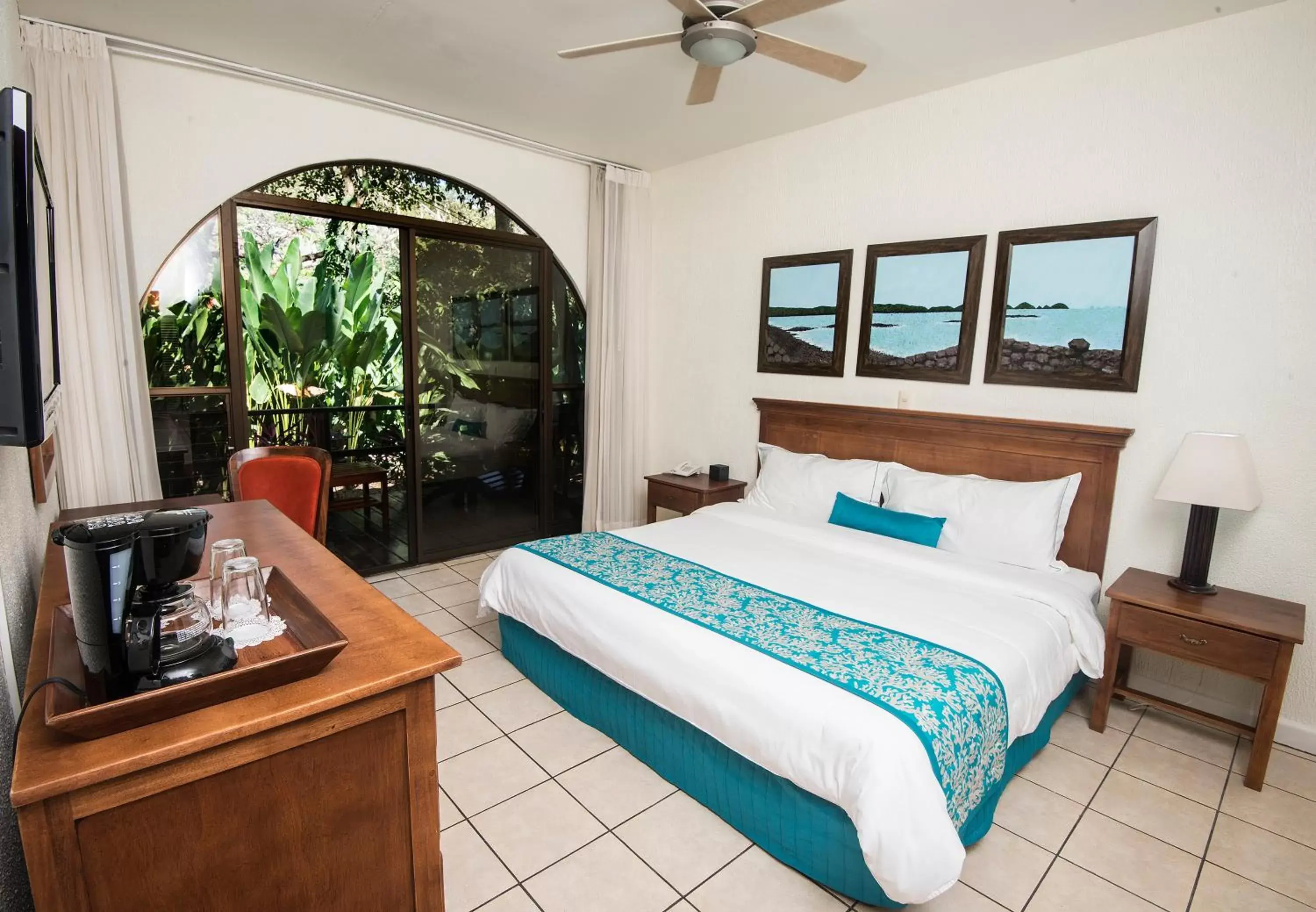 Bed in Hotel Punta Leona Bed in Hotel Punta Leona