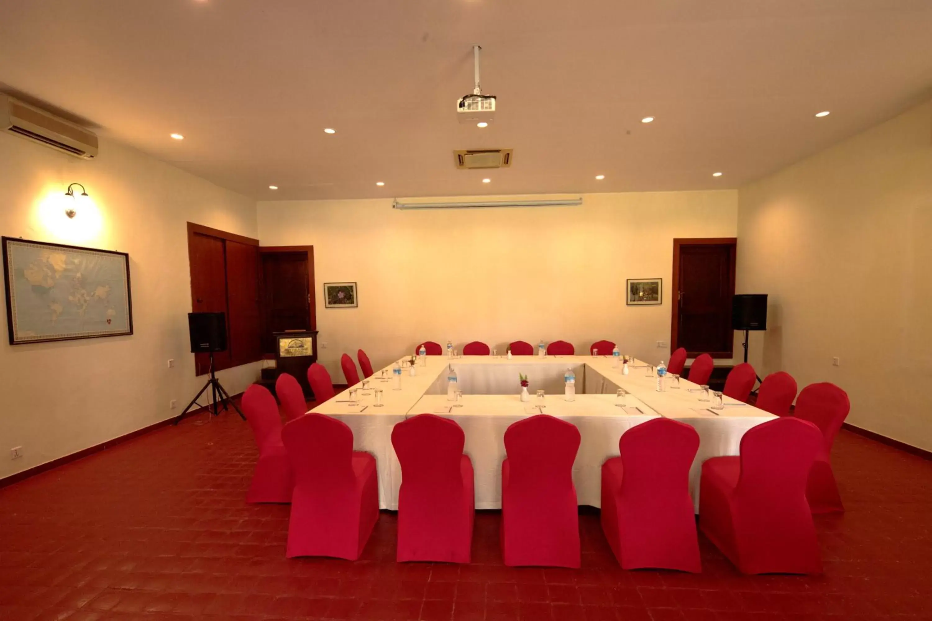 Meeting/conference room in Fish Tail Lodge