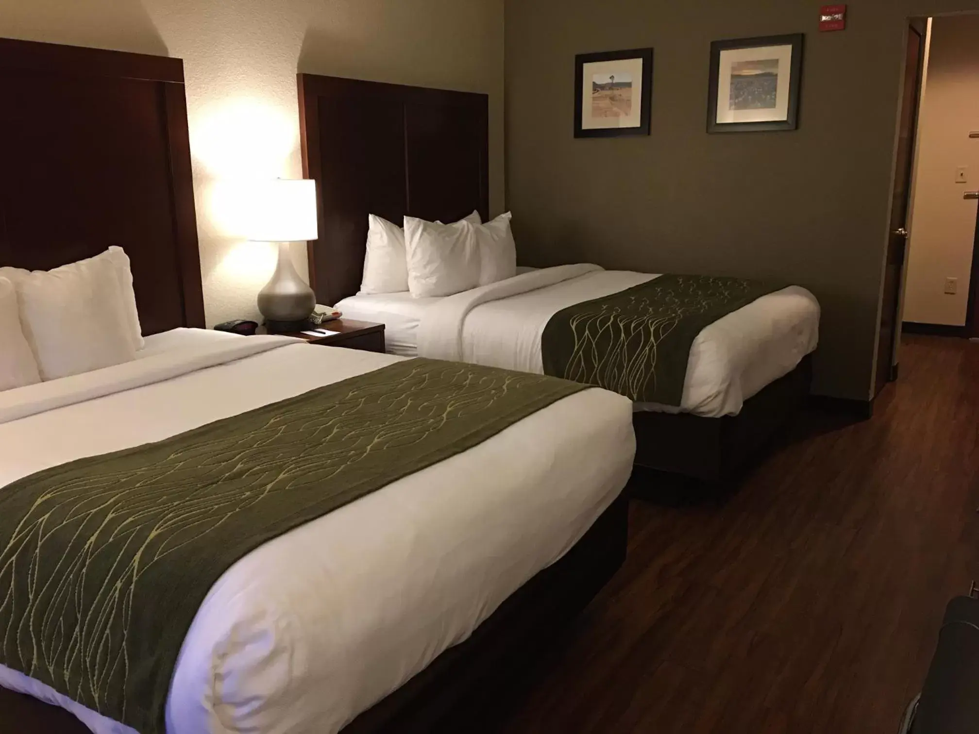 Bed in Comfort Inn Early Brownwood