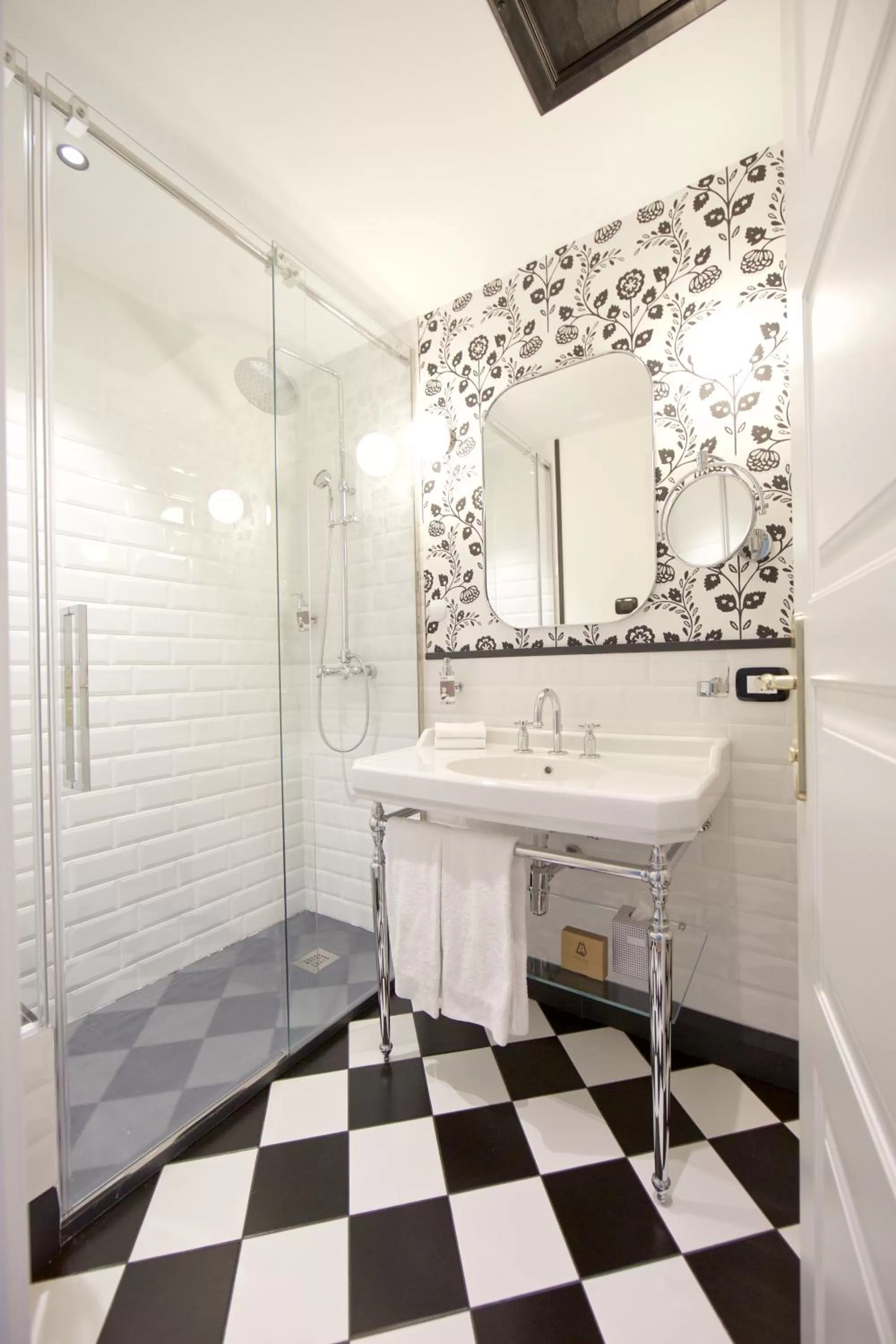 Bathroom in Duca D'Aosta Hotel