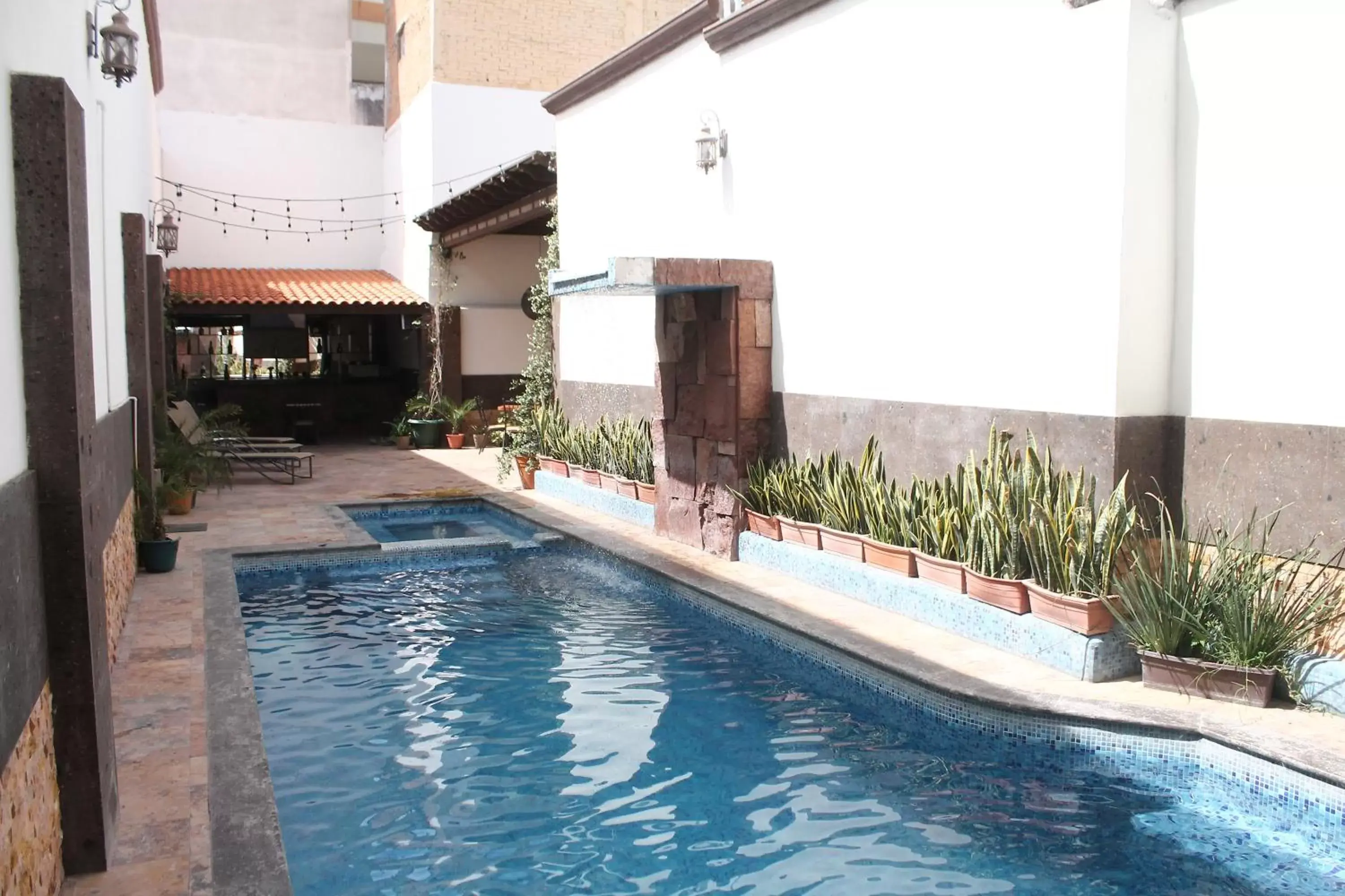 Swimming Pool in Hotel Rincon Real Suites