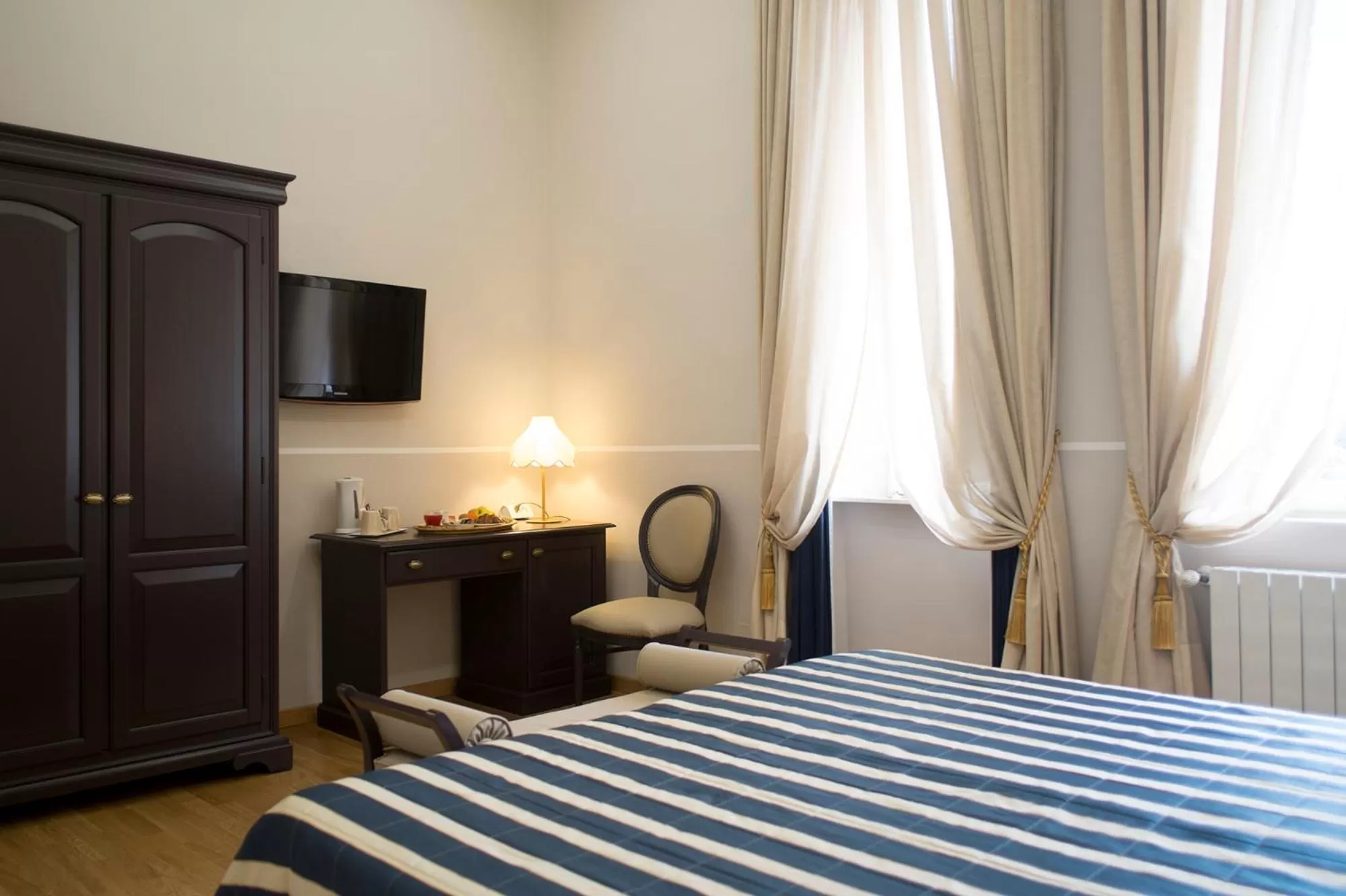 Bedroom, Bed in Hotel Navy