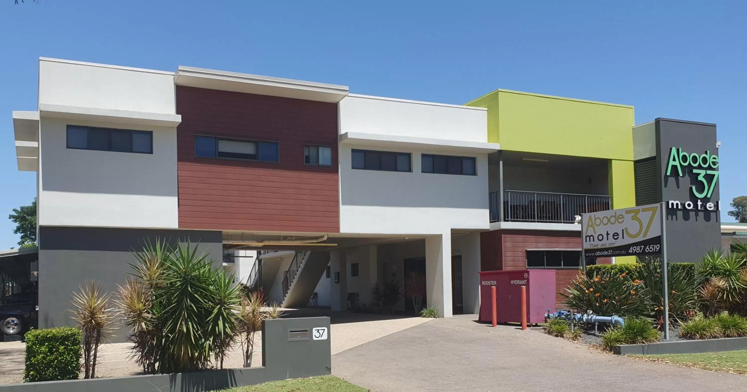Property building in Abode37 Motel Emerald
