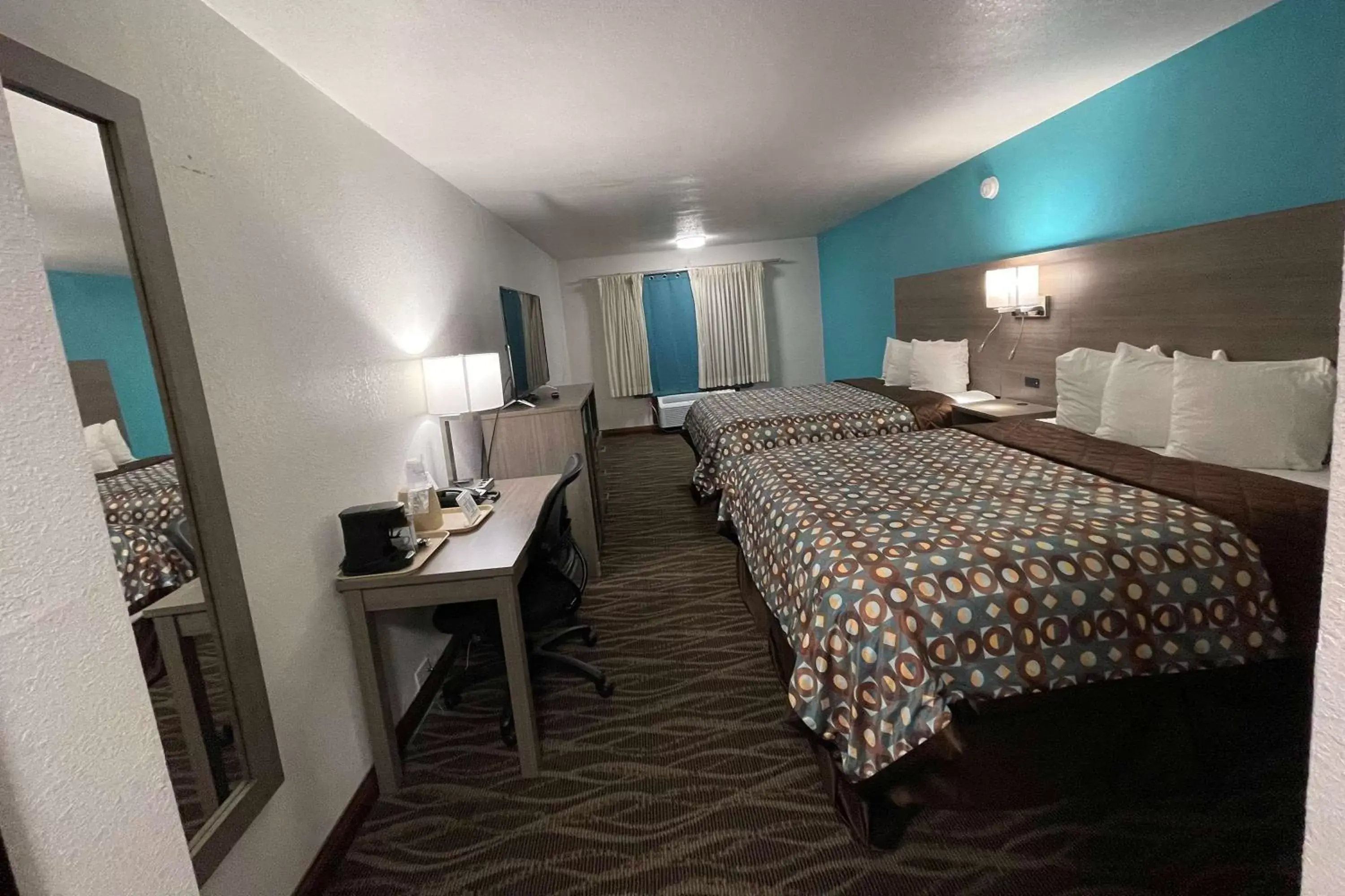 Photo of the whole room, Bed in Baymont by Wyndham Bellevue - Omaha