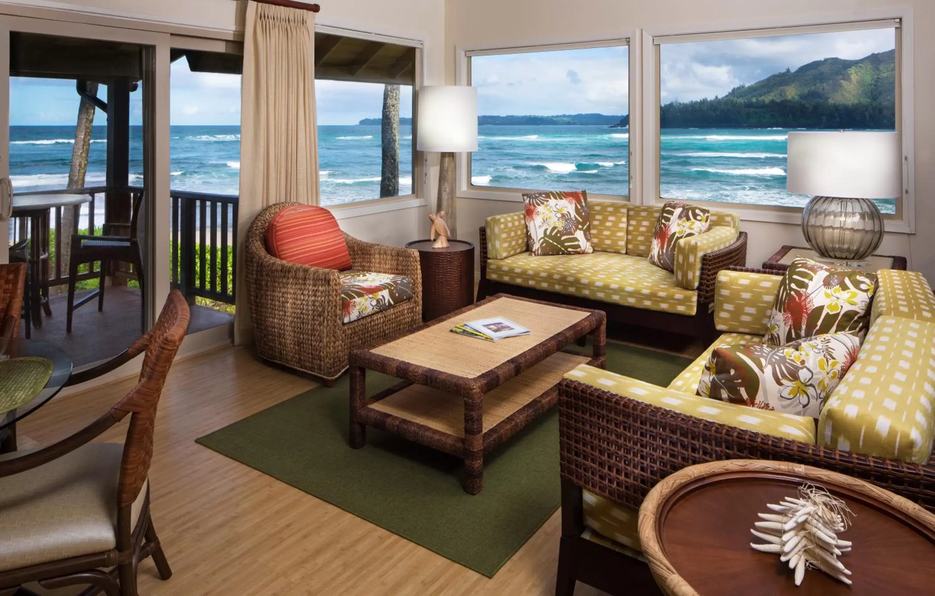 Living room, Seating Area in Hanalei Colony Resort