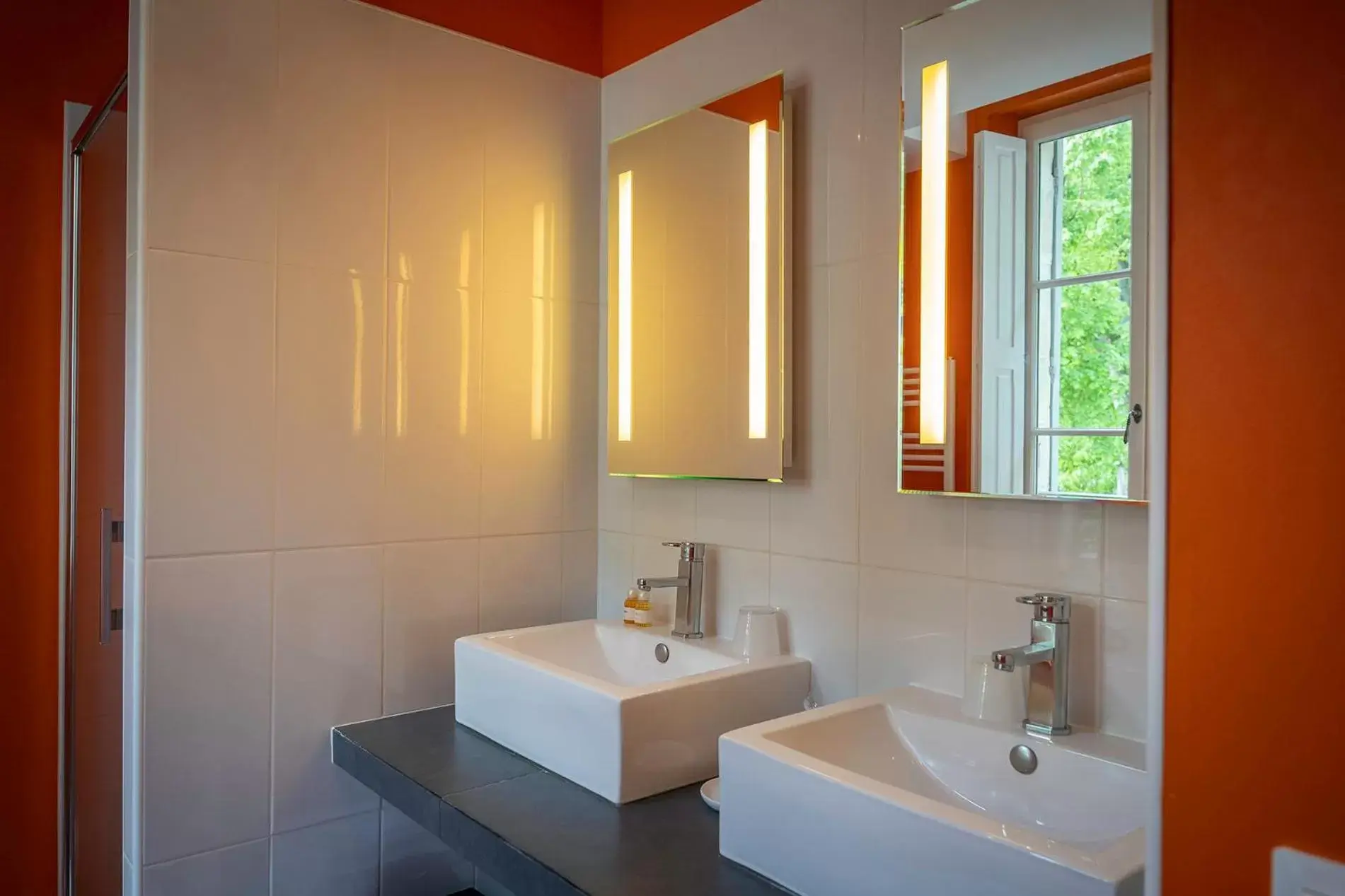 Bathroom in Le Petit Matin