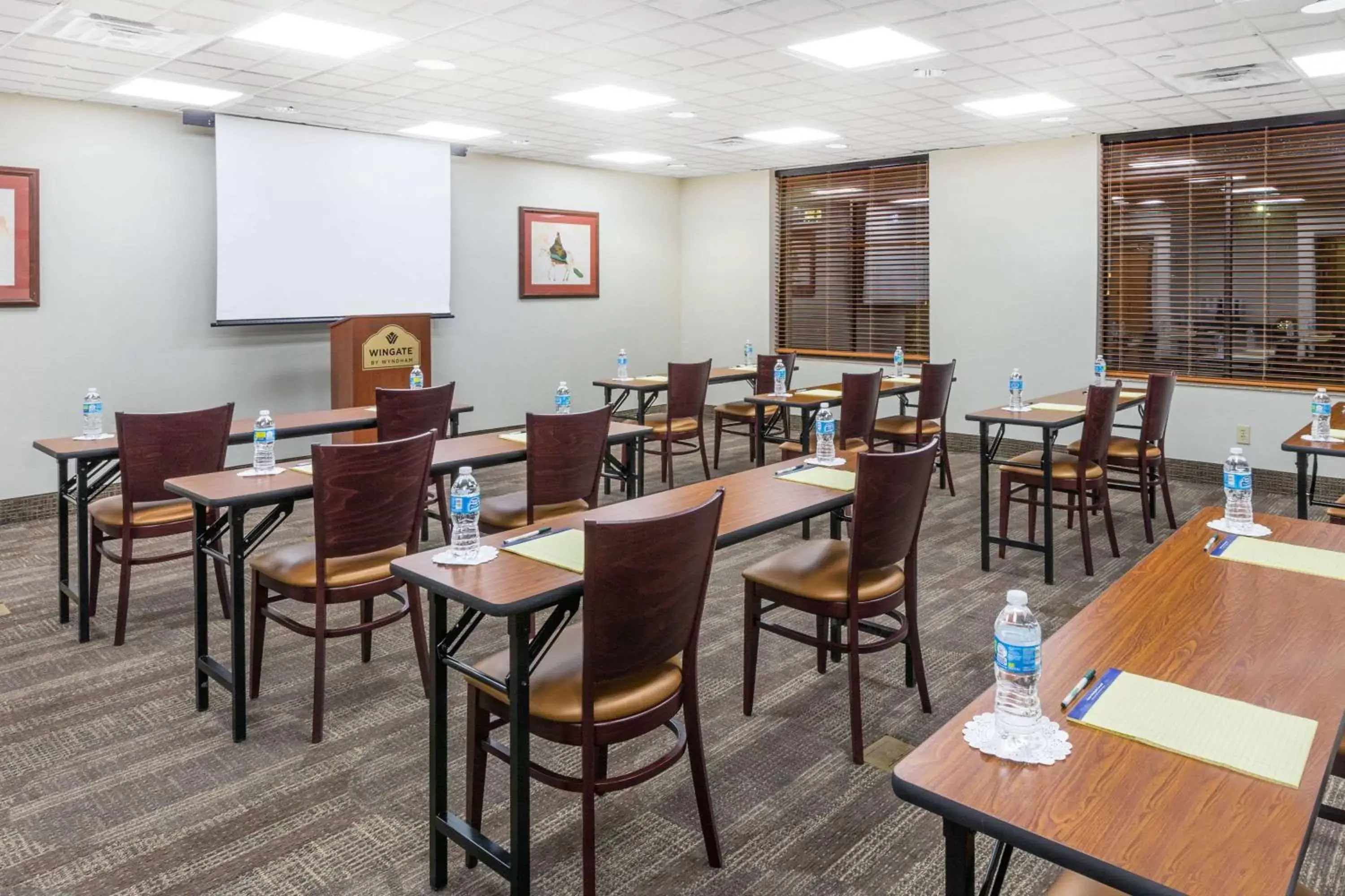 On site, Restaurant/Places to Eat in Wingate by Wyndham West Monroe