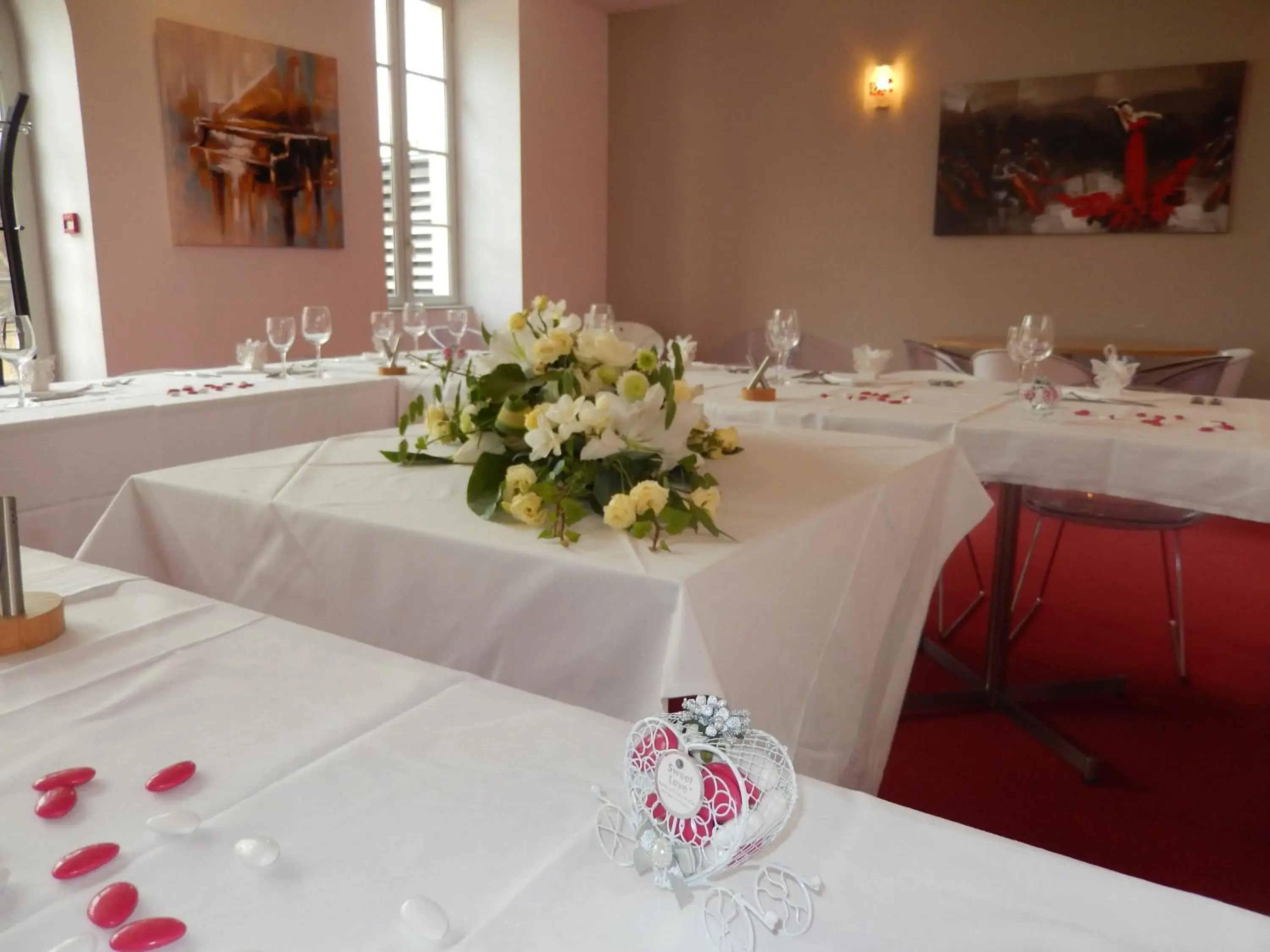 Banquet/Function facilities, Restaurant/Places to Eat in Hôtel Restaurant Le Lion d'Or