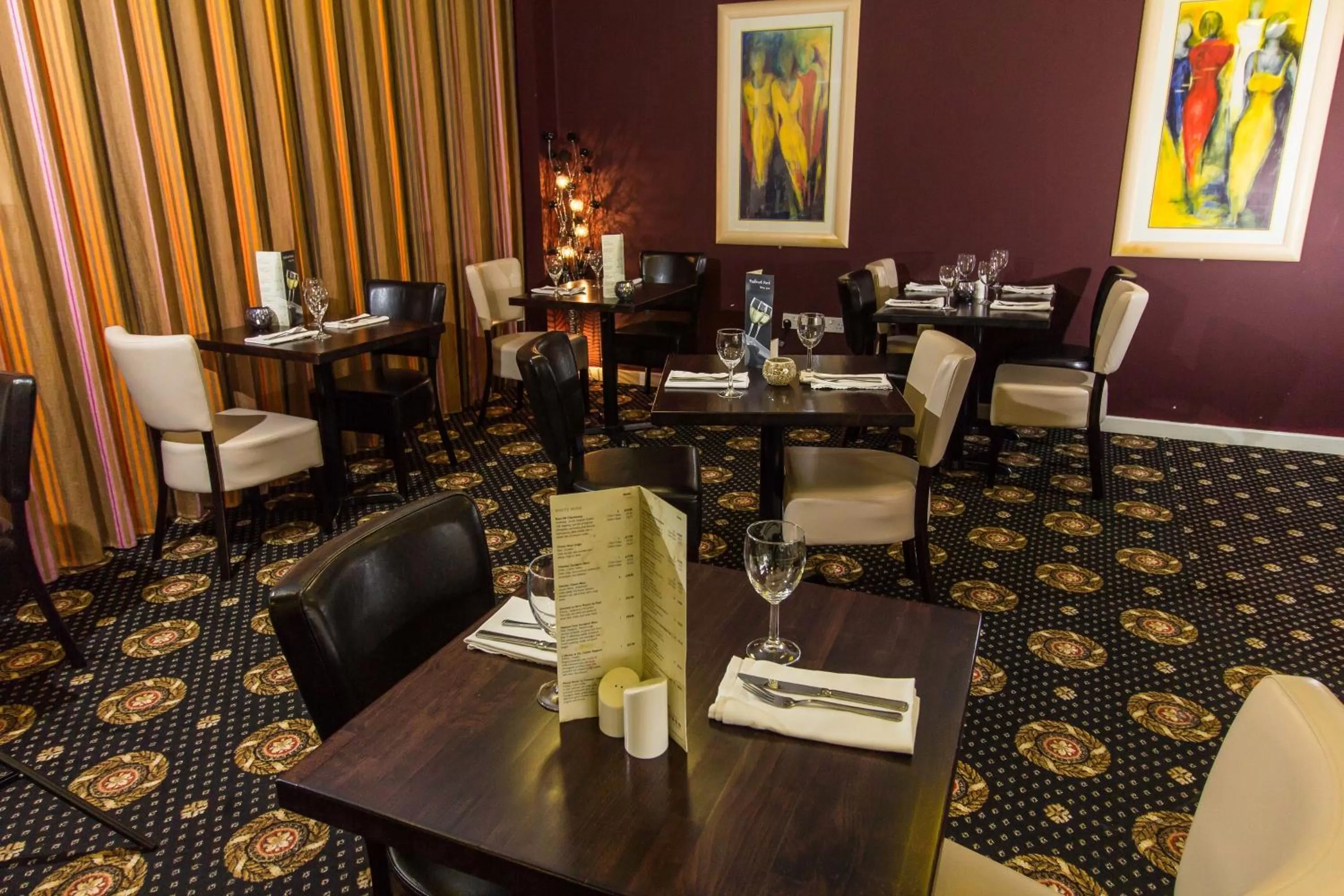 Restaurant/places to eat in Padbrook Park Hotel