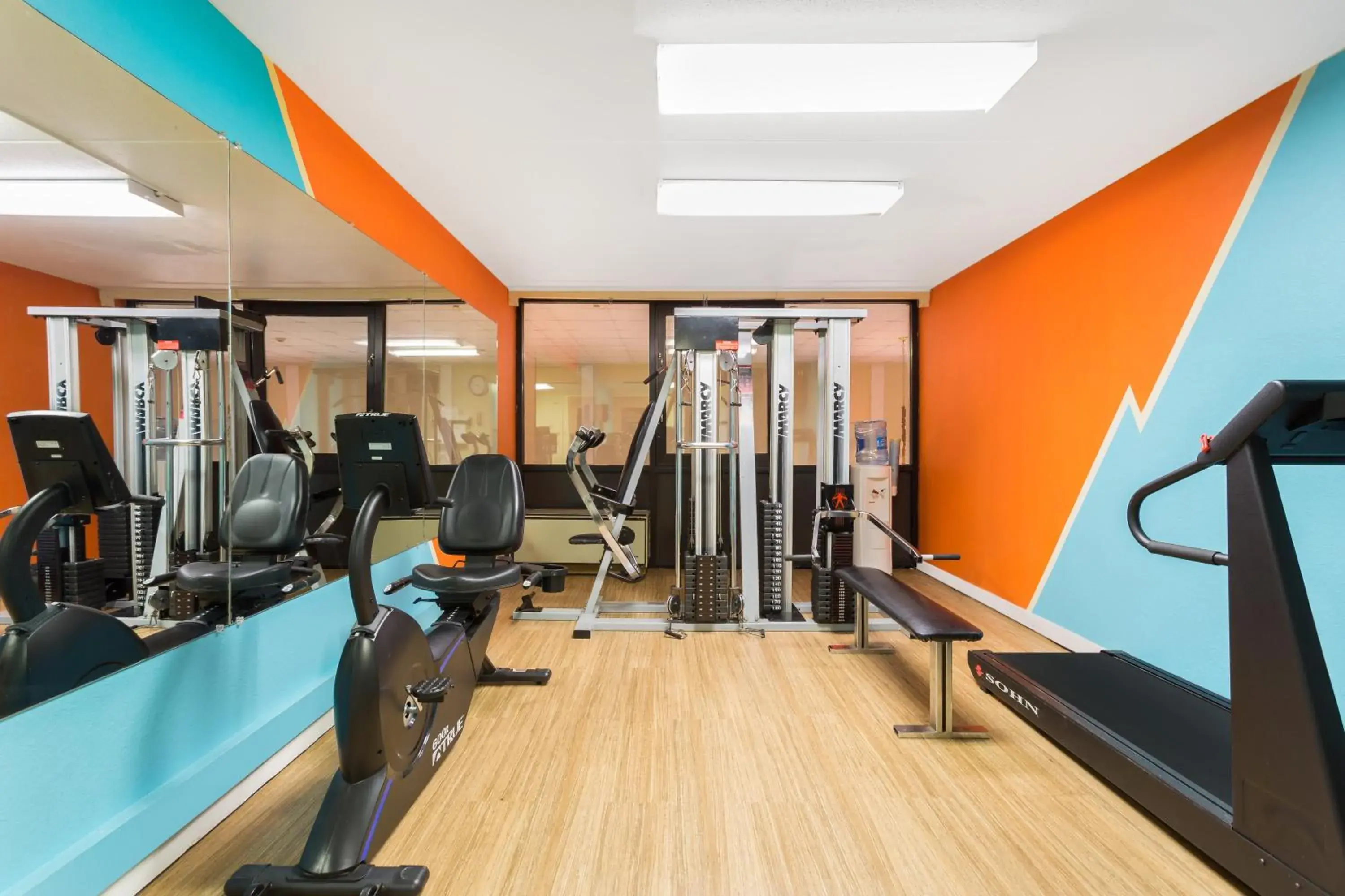Fitness centre/facilities, Fitness Center/Facilities in Howard Johnson by Wyndham Williamsburg
