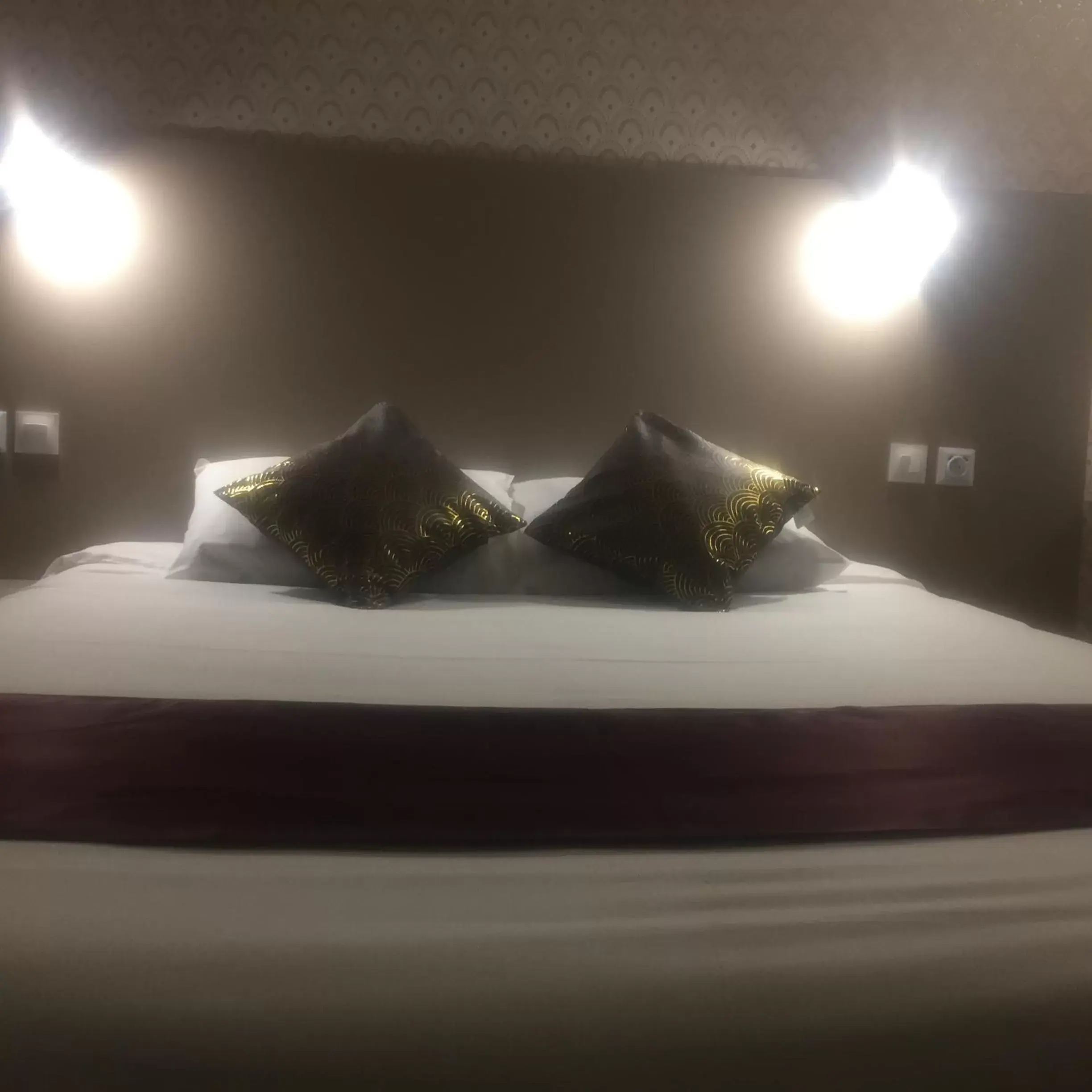 Bed in Hotel de Normandie