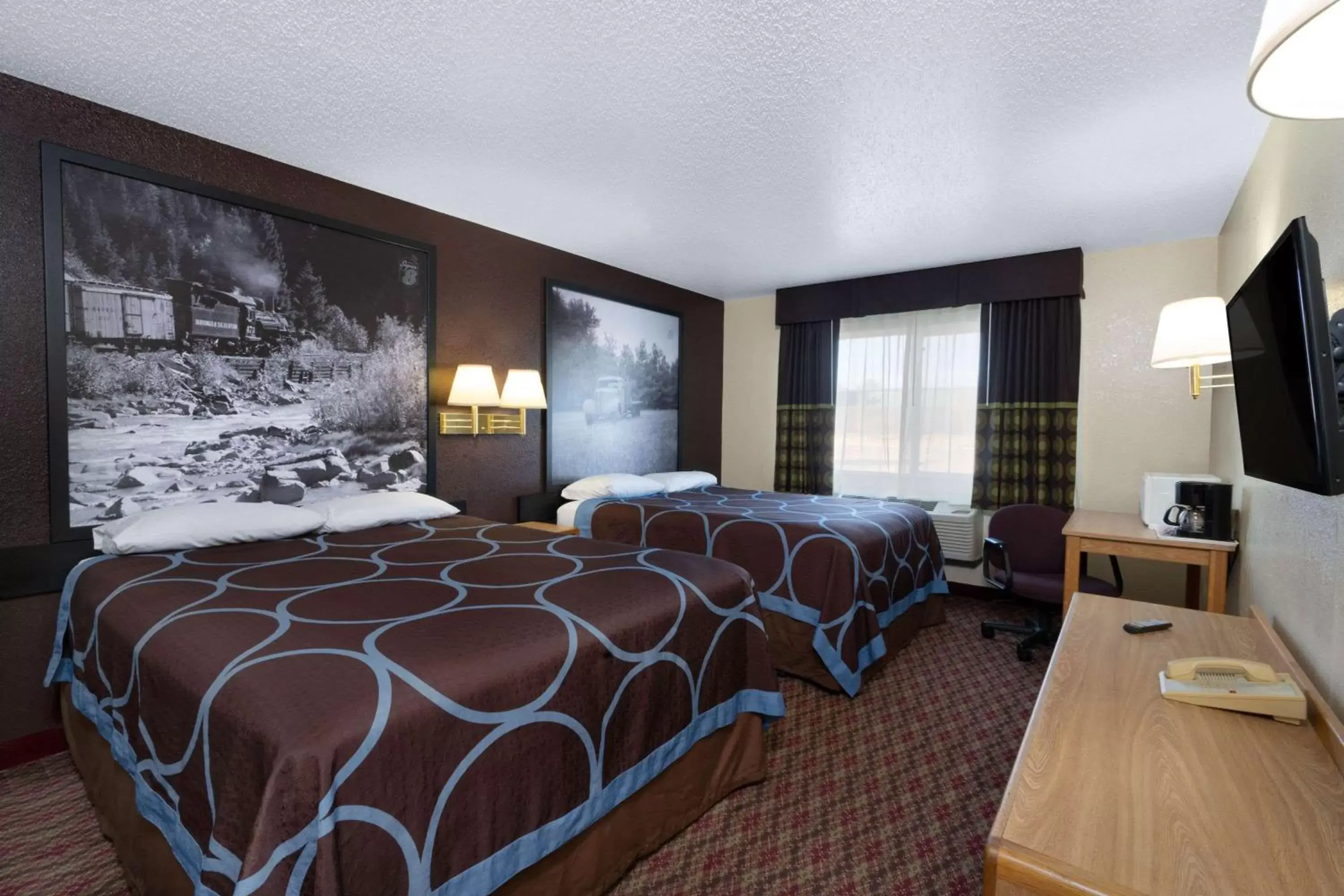 Photo of the whole room, Bed in Super 8 by Wyndham Fountain