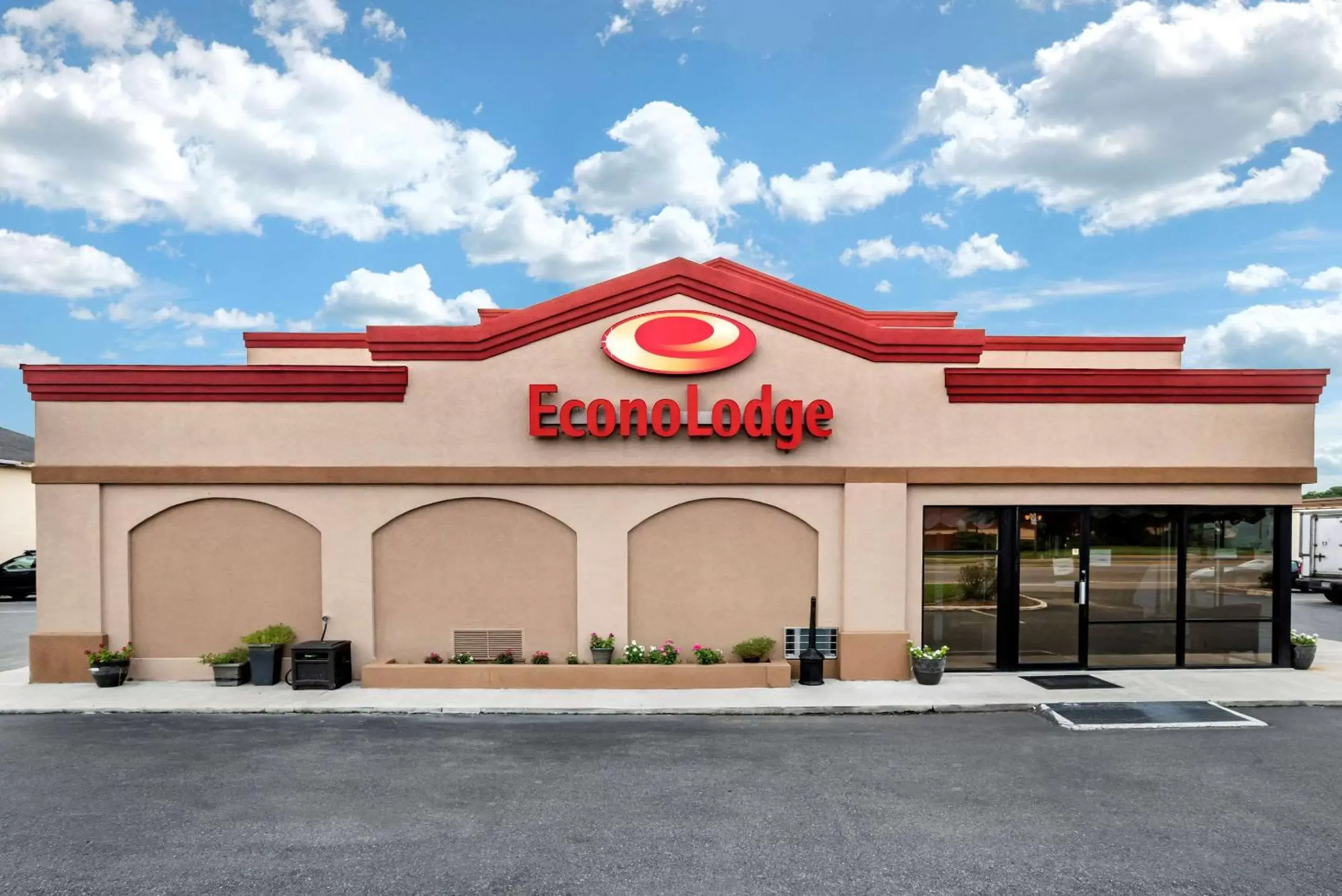 Property Building in Econo Lodge Easton Route 50