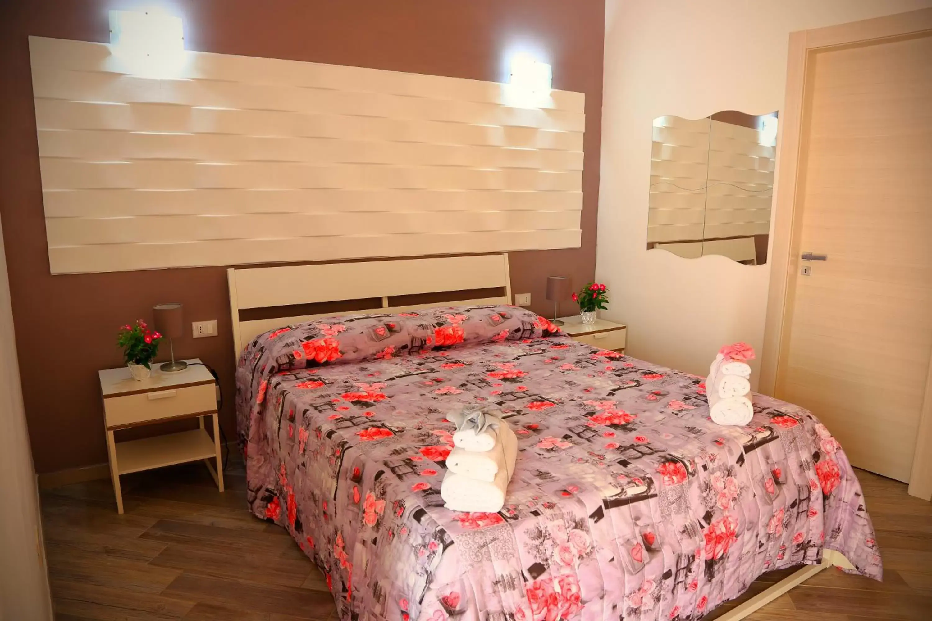 Bedroom, Bed in B&B Il Melograno Antico con Terrazza e Giardino