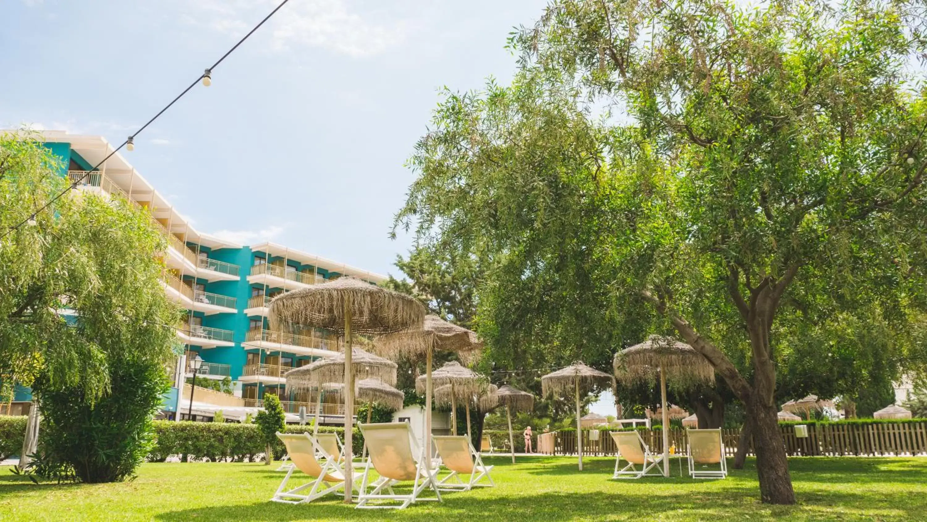 Garden in Hotel Almirante