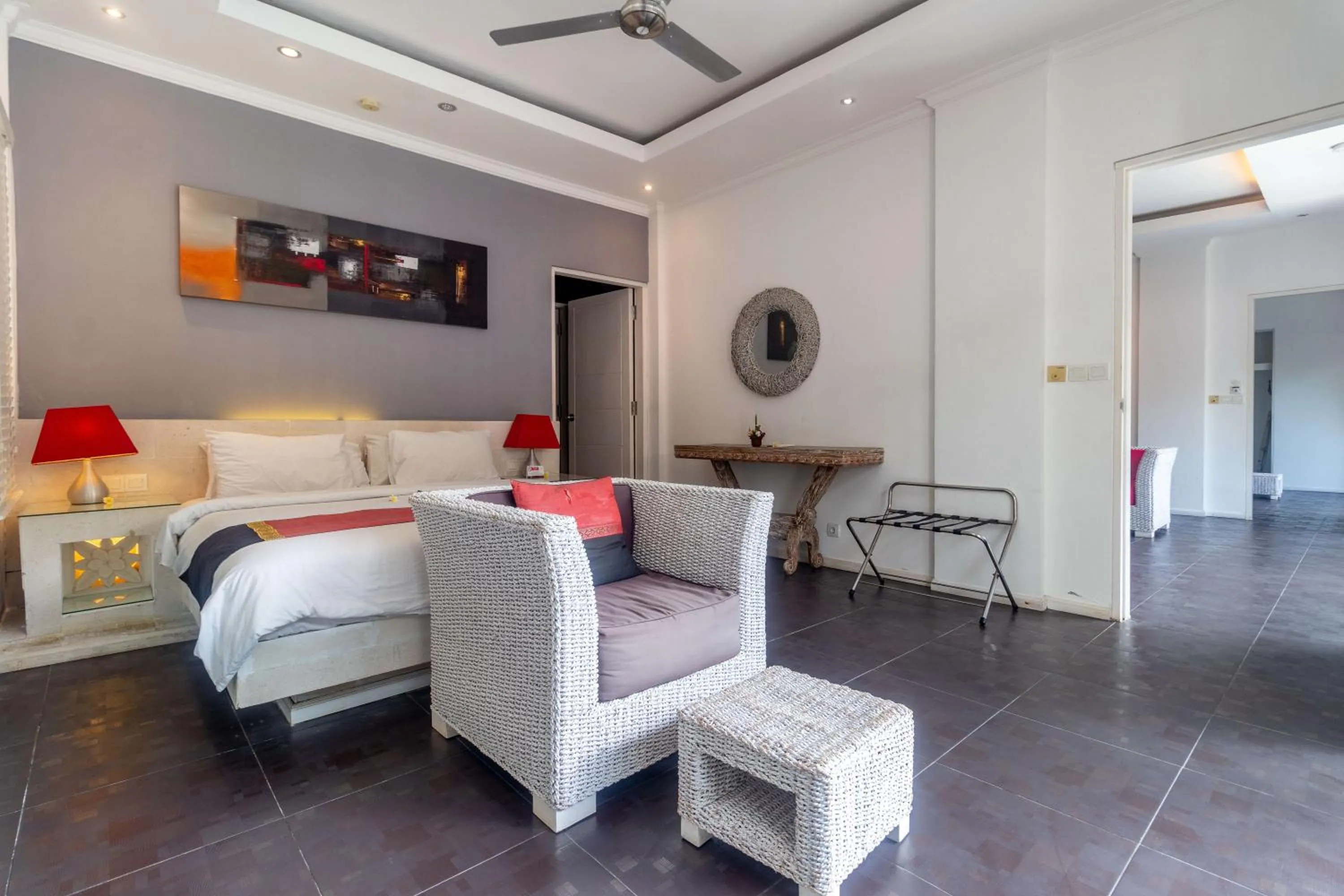 Bed in Aleesha Villas and Suites