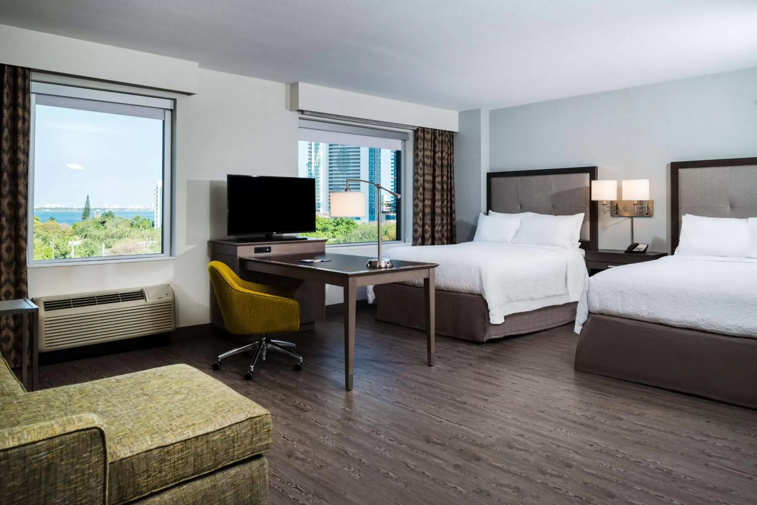 Bed in Hampton Inn & Suites Miami Wynwood Design District, FL