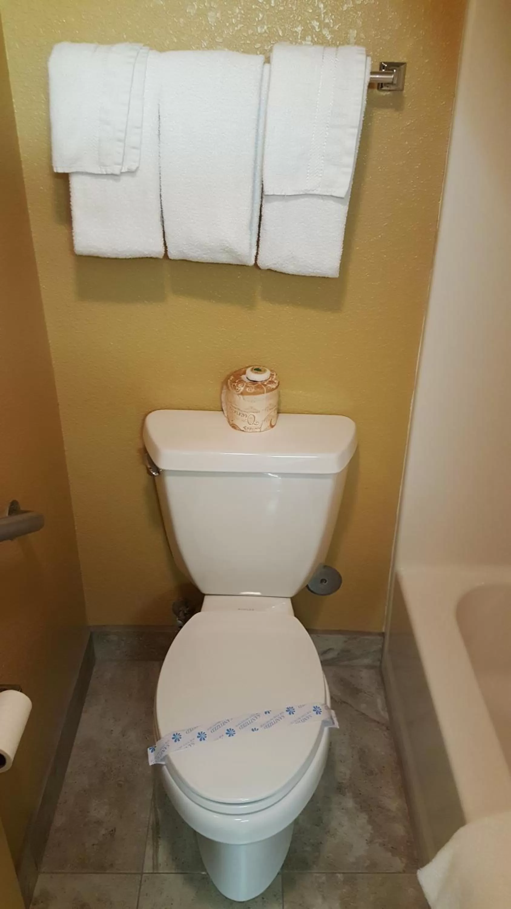 The KC Motel Show Low