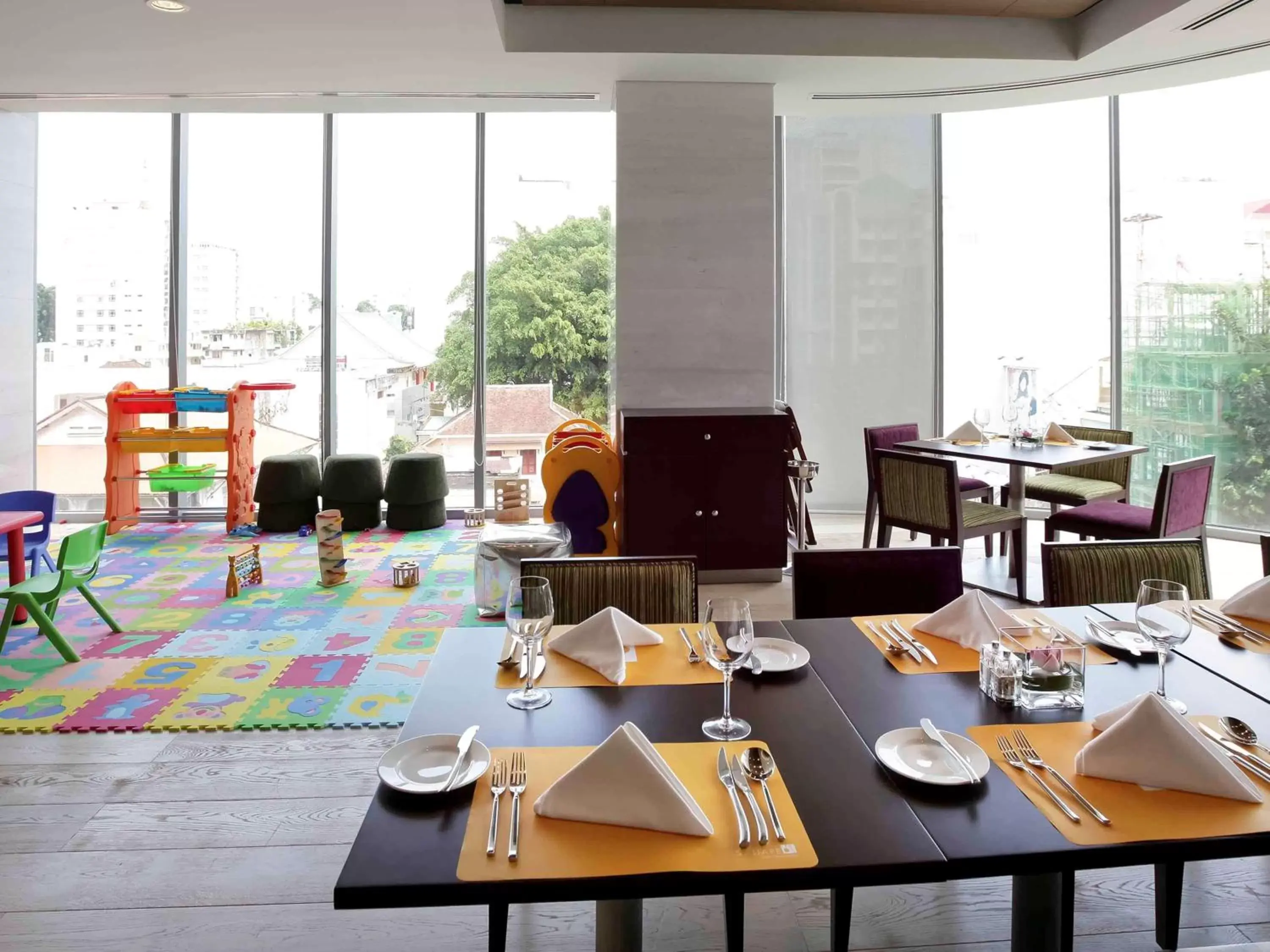 On site, Restaurant/Places to Eat in Novotel Saigon Centre