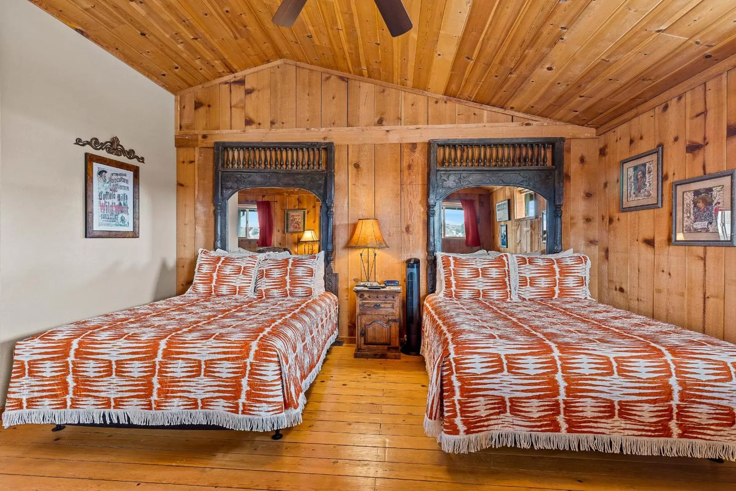 Bed in Trapper's Rendezvous