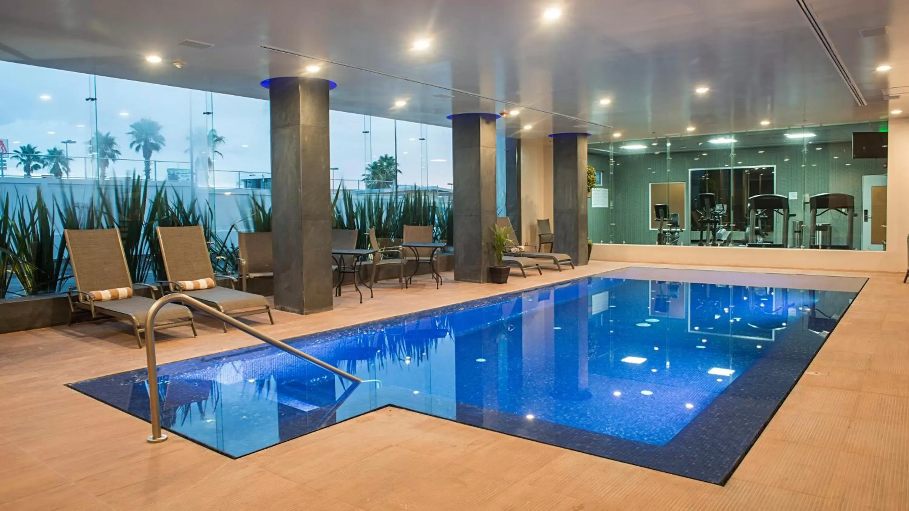 Swimming Pool in Holiday Inn Express & Suites Chihuahua Juventud, an IHG Hotel