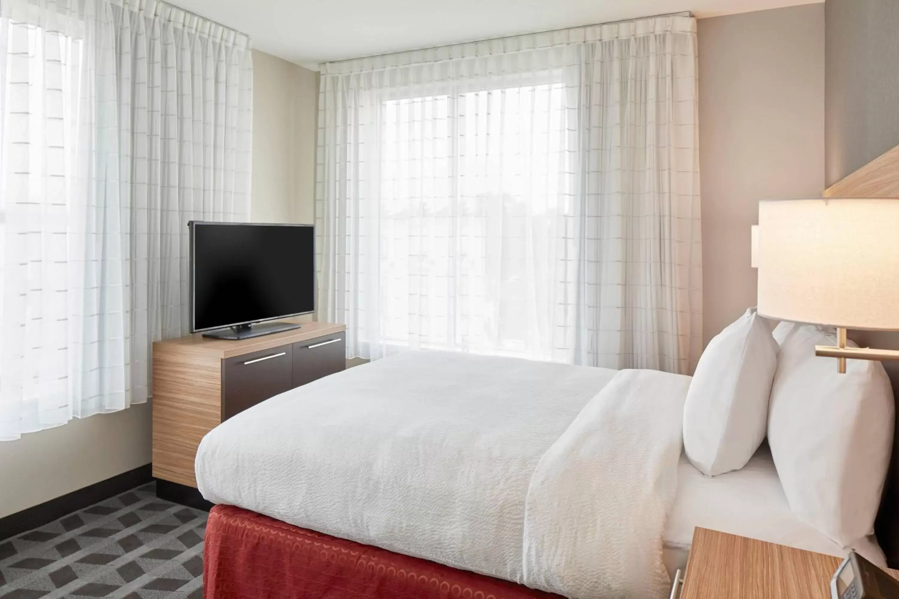Bedroom, Bed in TownePlace Suites by Marriott Columbus North - OSU