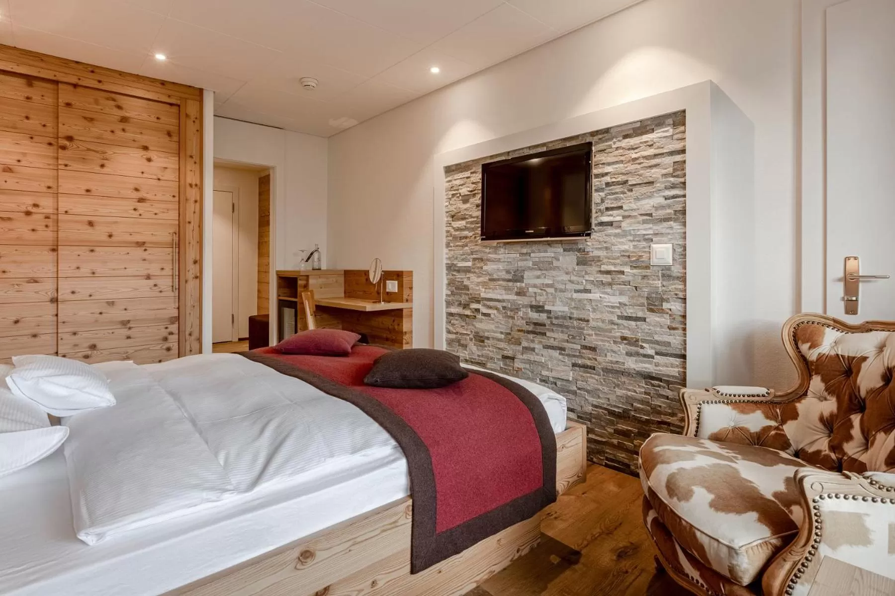 Bed in Blatter's Arosa Hotel & Bella Vista SPA