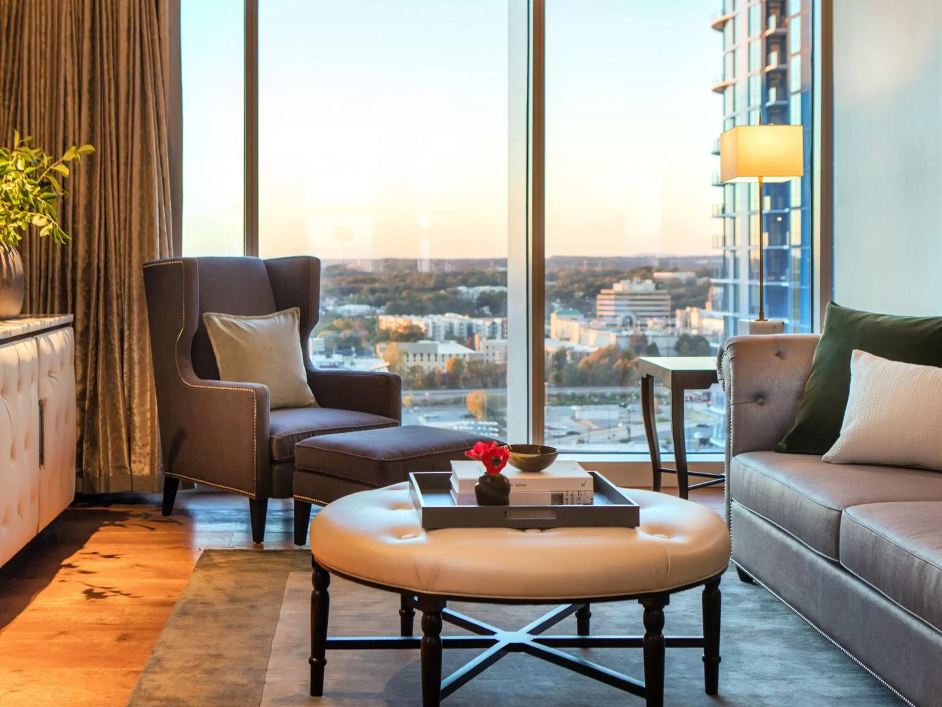 Photo of the whole room, Seating Area in Kimpton Tryon Park Hotel, an IHG Hotel