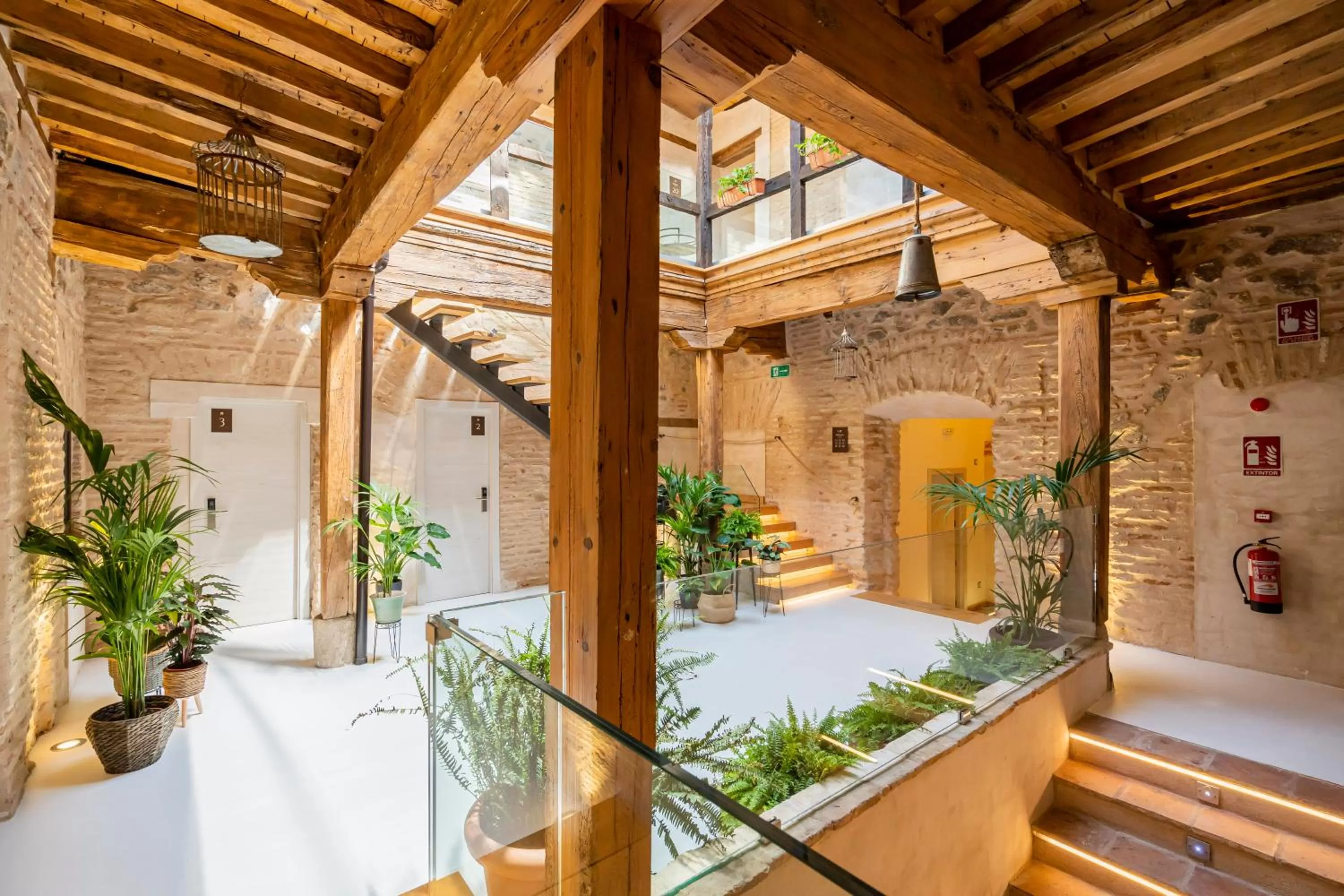 Property building in Dobo Azacanes Hostal