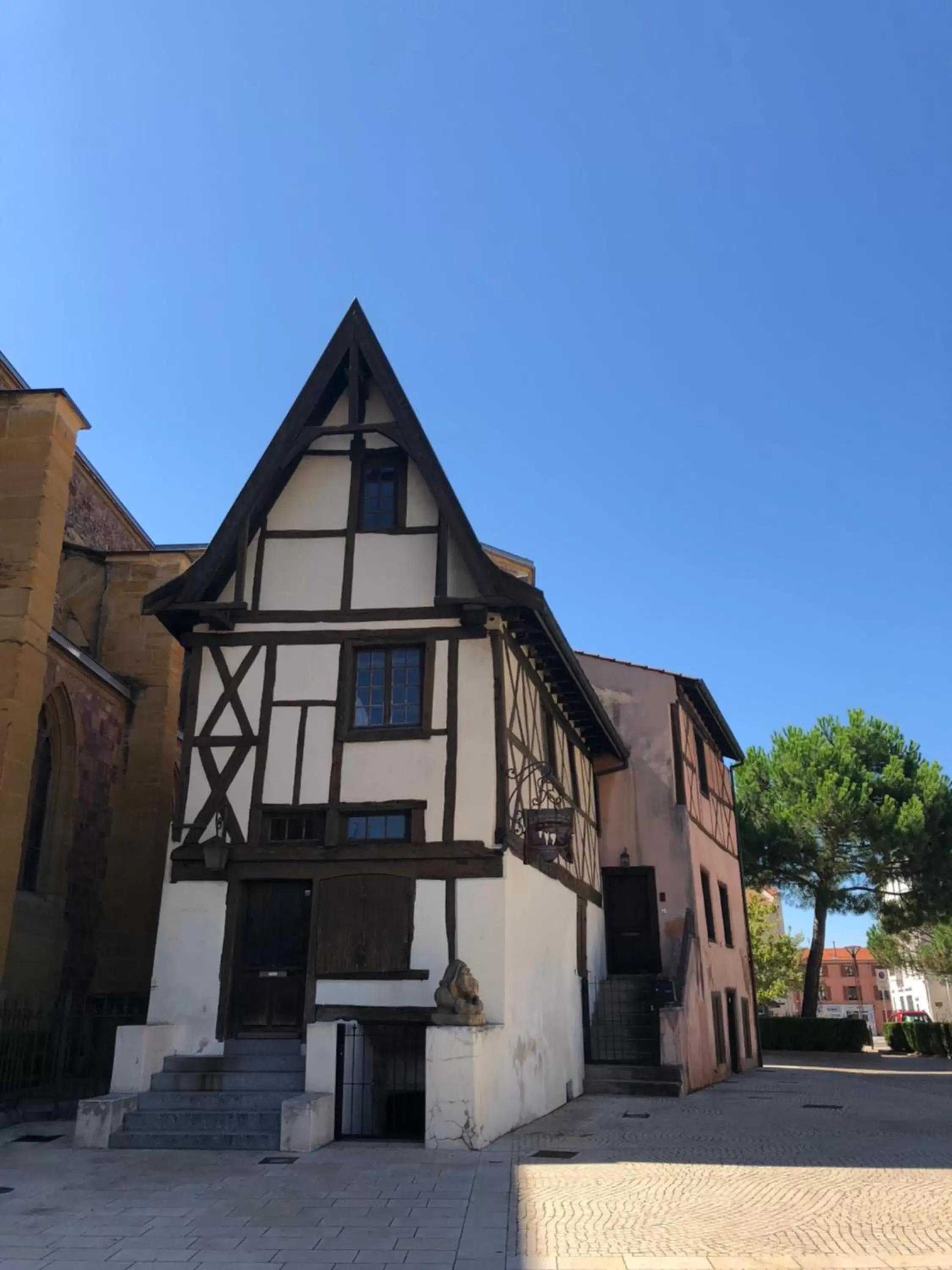 Nearby landmark, Property Building in Gites Le Lancelot