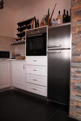 Communal kitchen in Casa da Aldeia da Avó