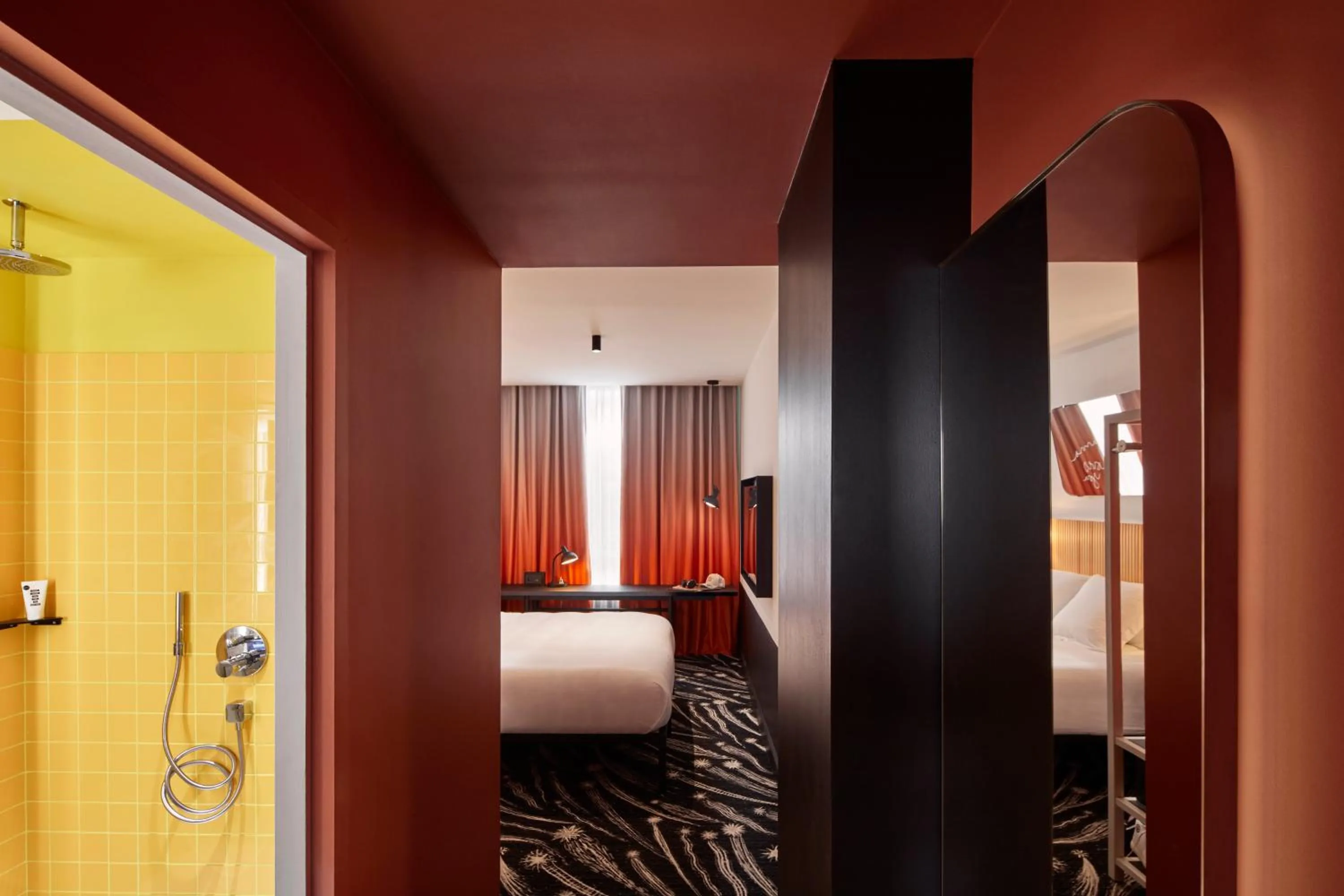 Photo of the whole room, Bed in Mama Shelter Paris La Défense