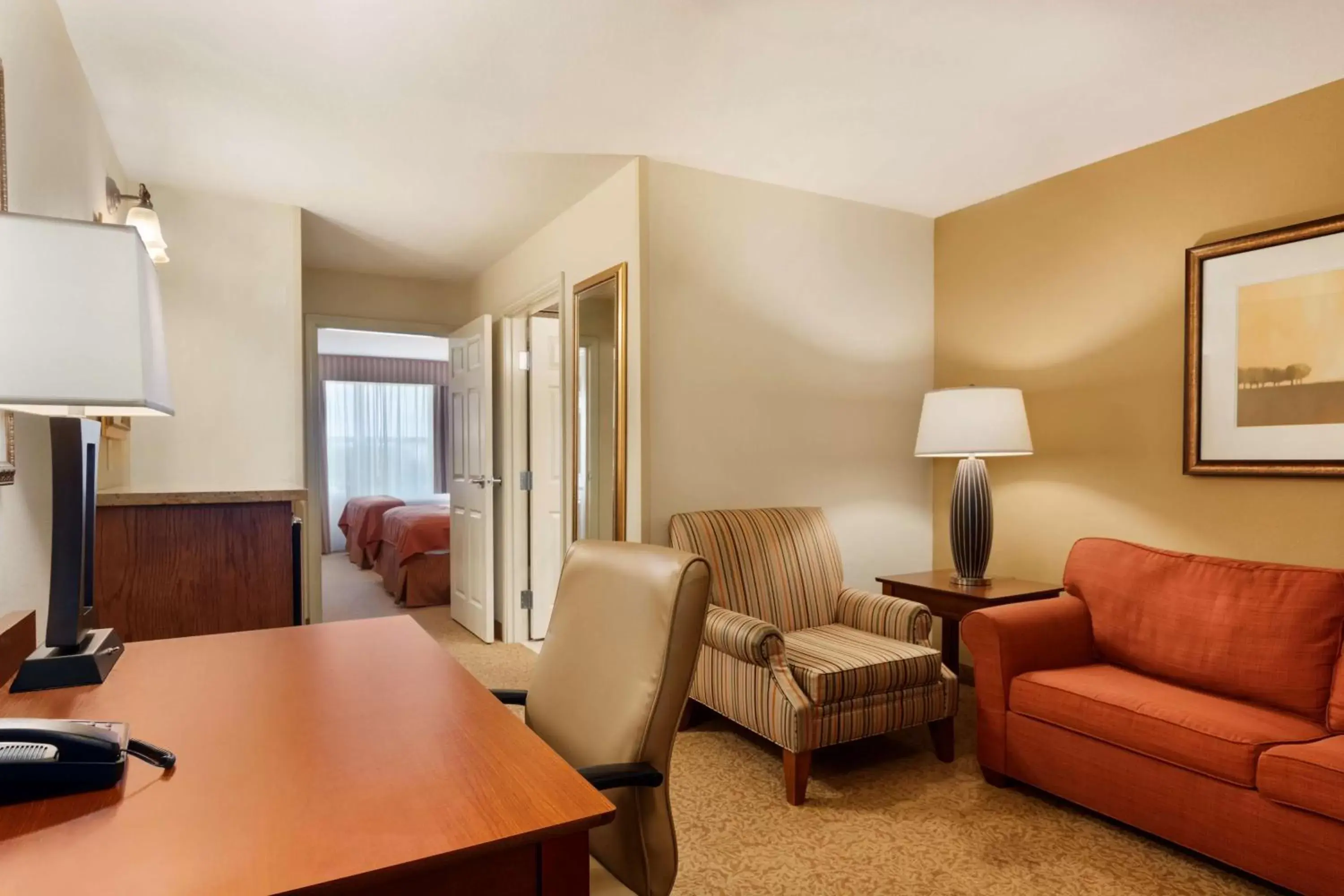 Photo of the whole room, Seating Area in Country Inn & Suites by Radisson, Texarkana, TX